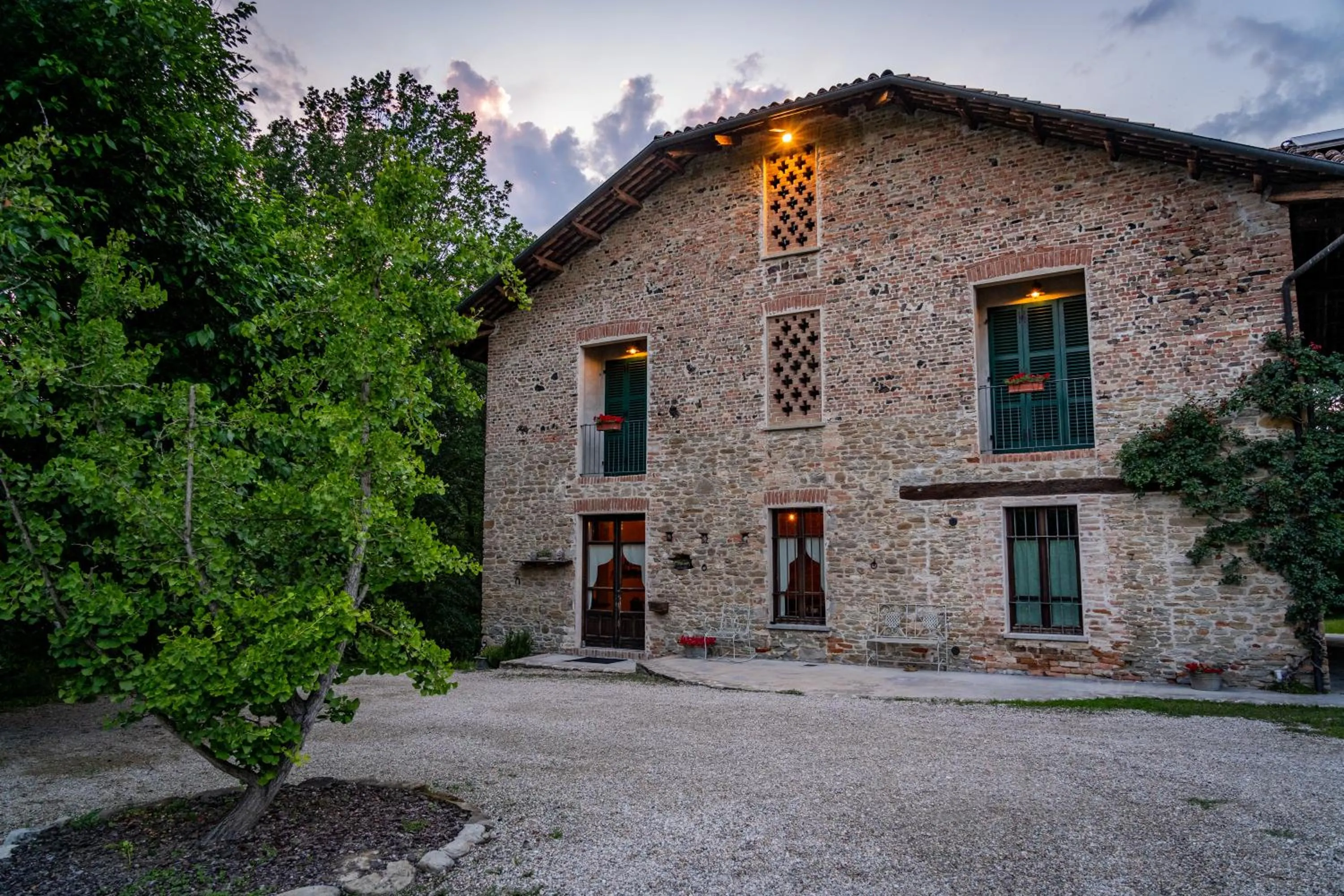 Property building in Gilda e i suoi amici