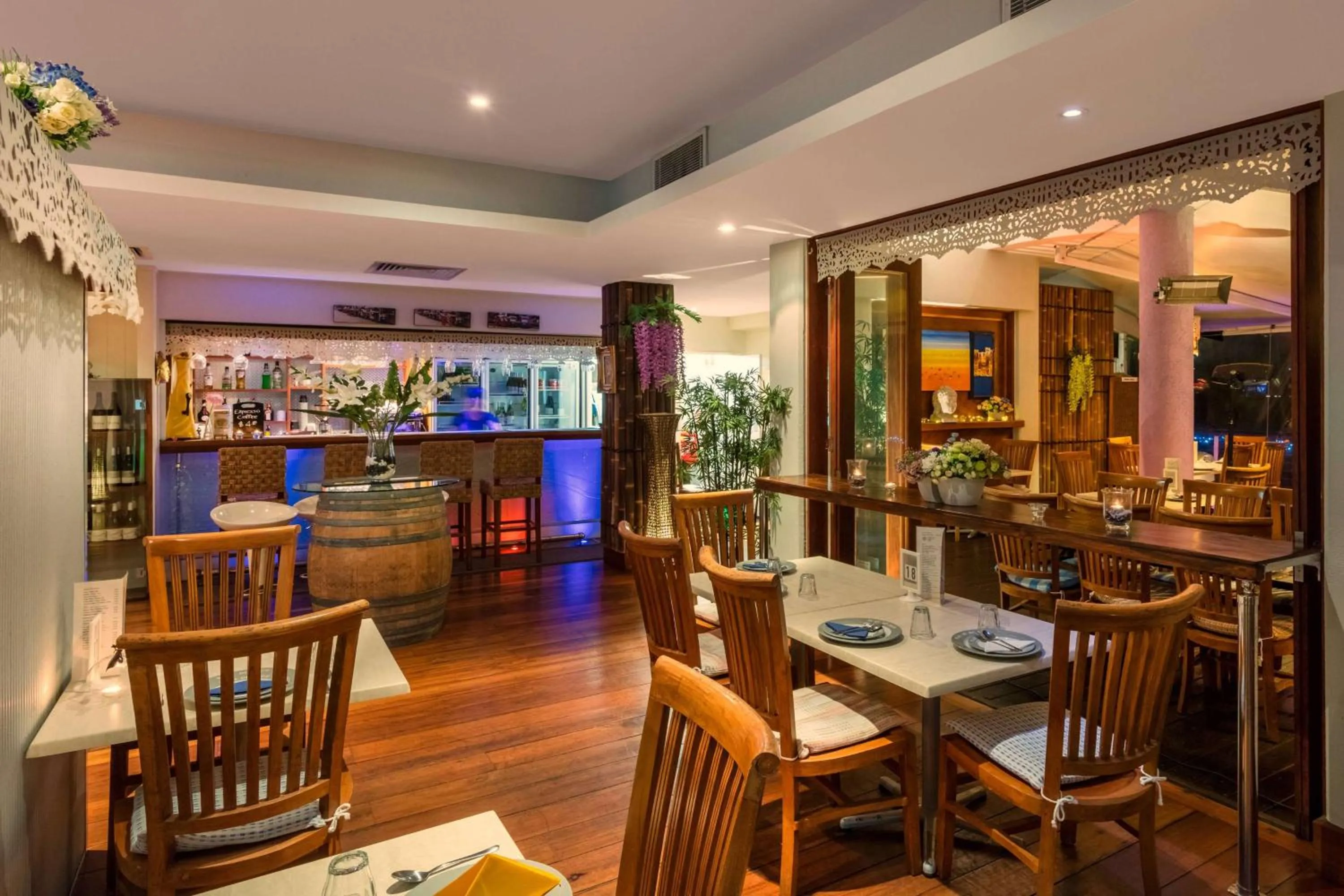 Restaurant/places to eat in Ramada Resort by Wyndham Golden Beach