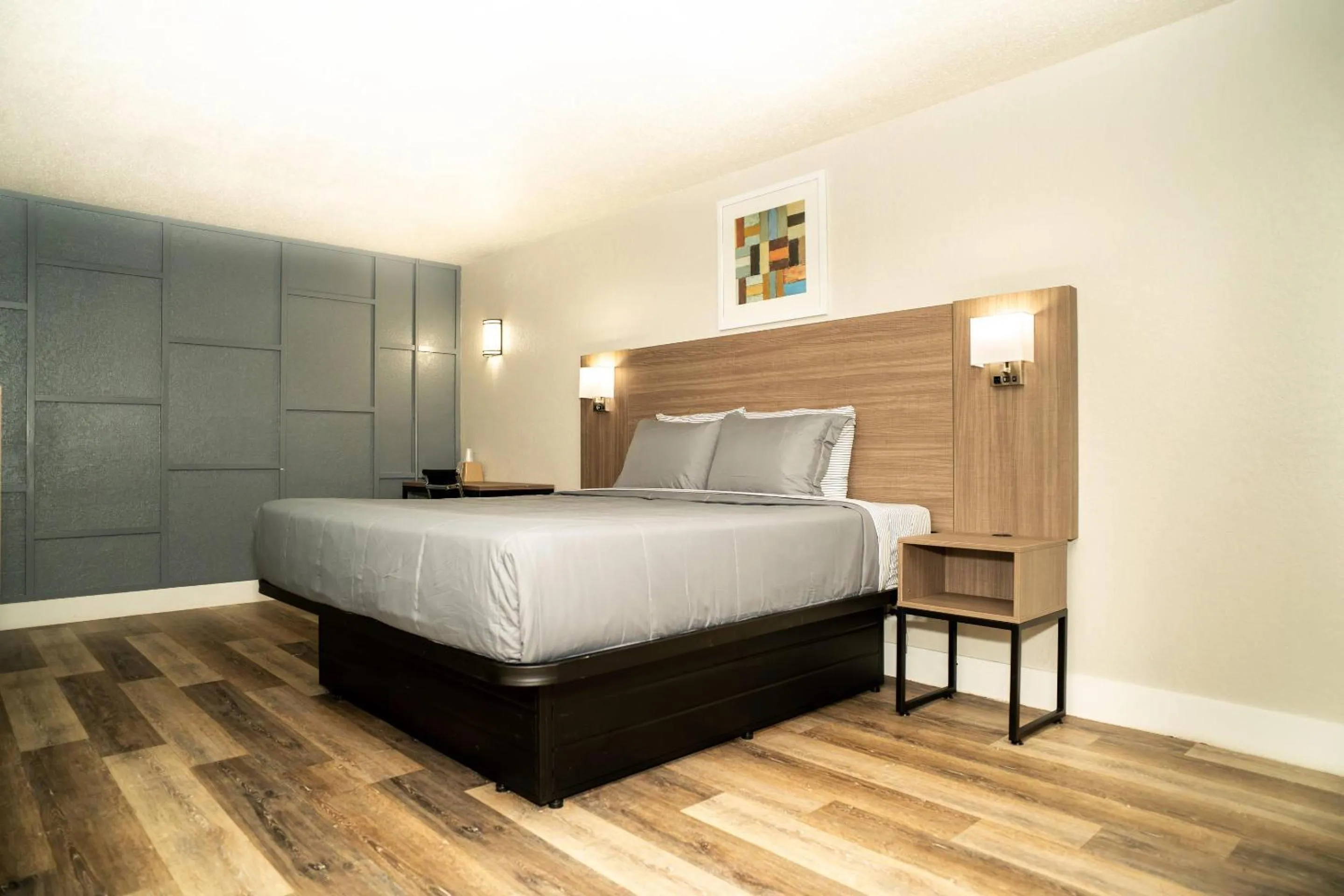 Bedroom, Bed in Rodeway Inn Near Ybor City - Casino