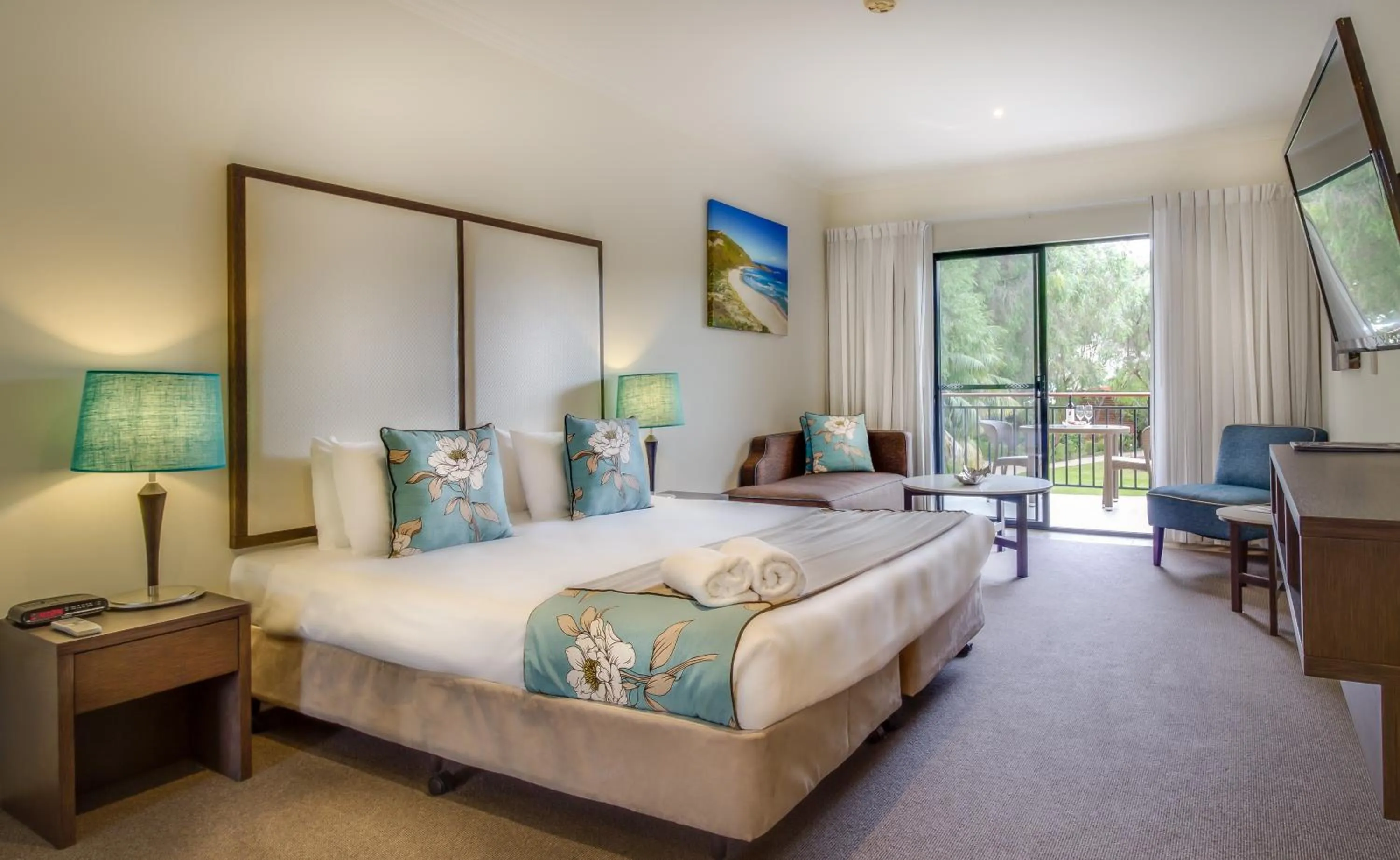 Property building, Bed in Club Wyndham Dunsborough, Trademark Collection by Wyndham