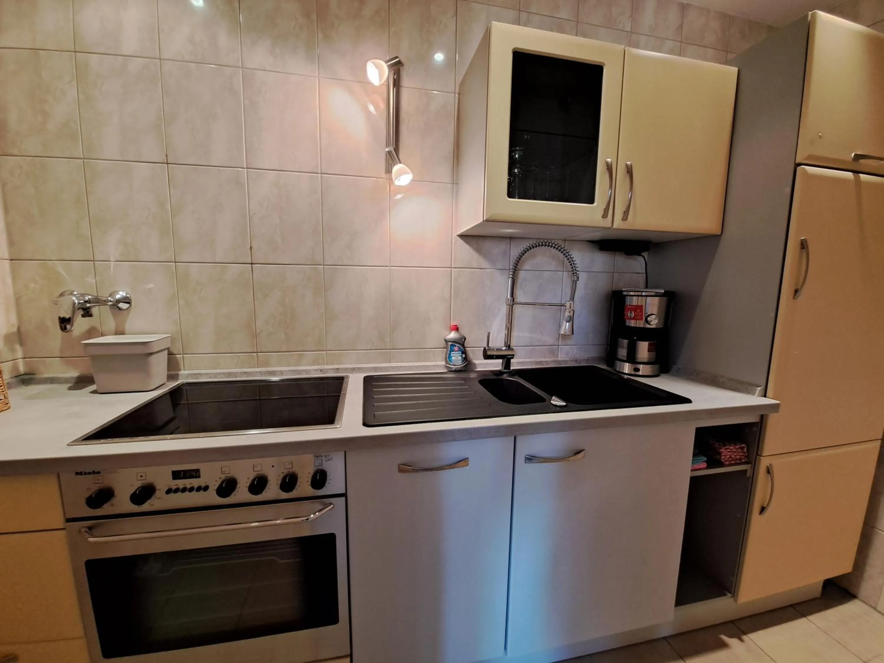 Kitchen or kitchenette in Mediterran Hotel Juwel