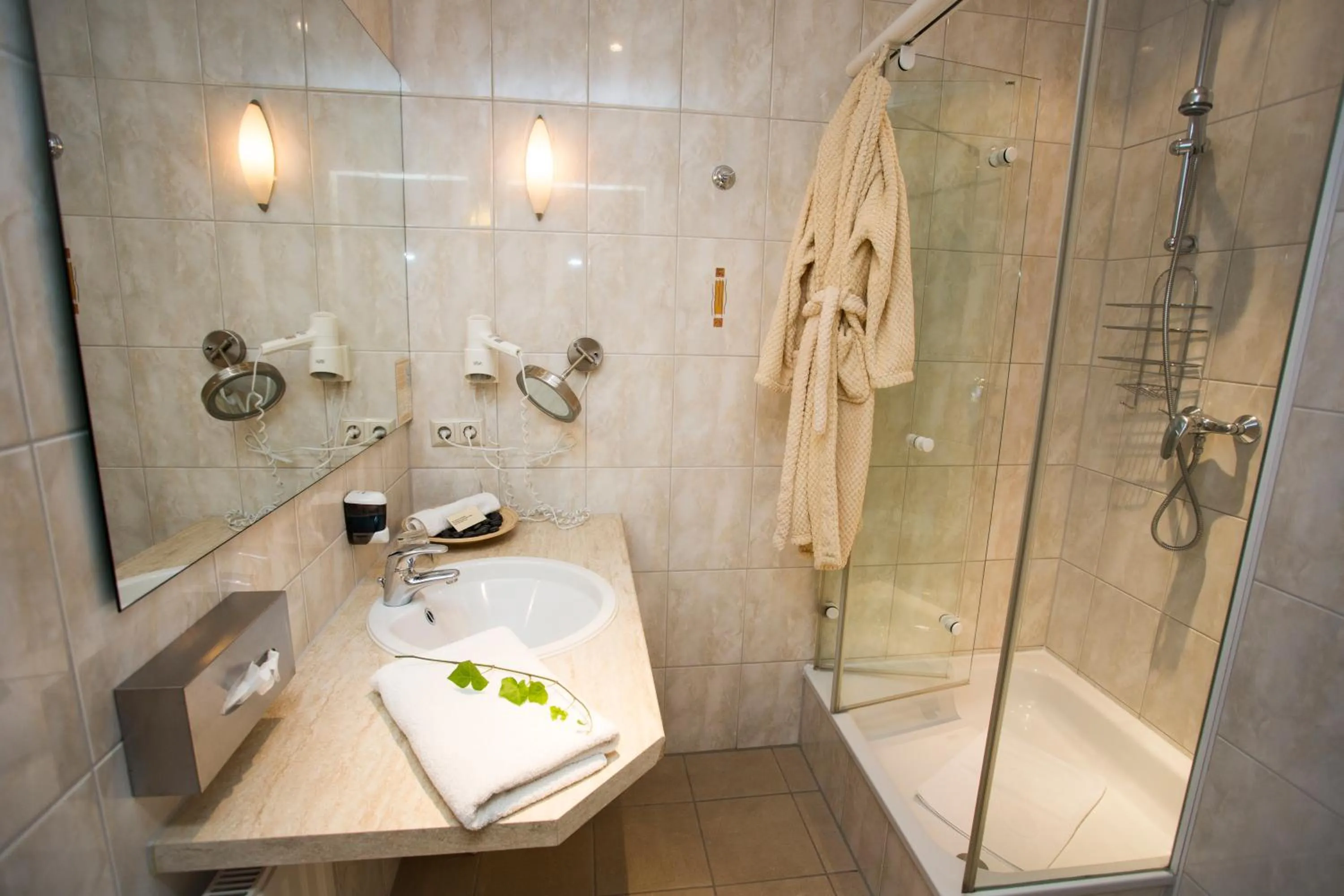 Bathroom in Mediterran Hotel Juwel