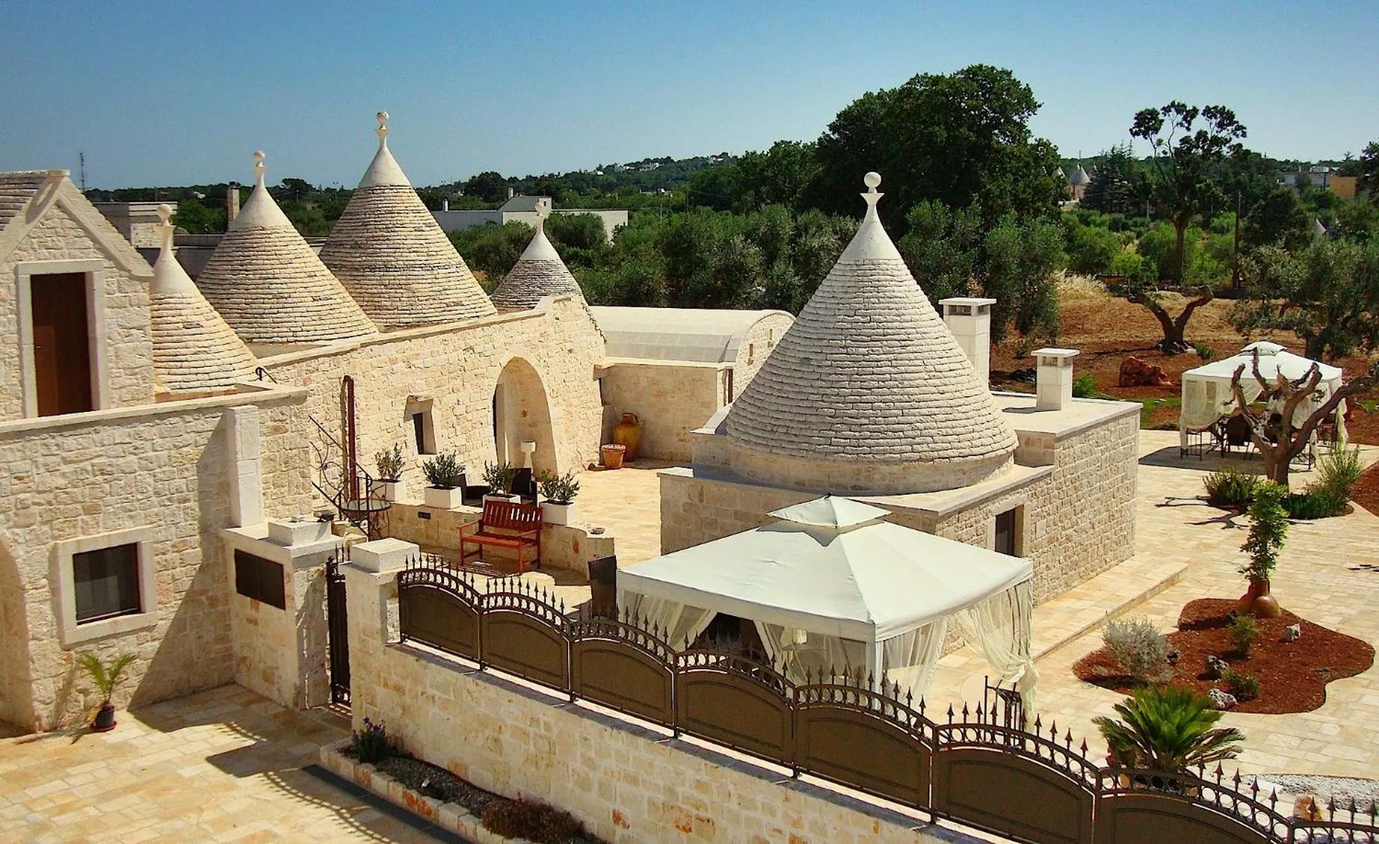 Property building in Trulli IsAgo
