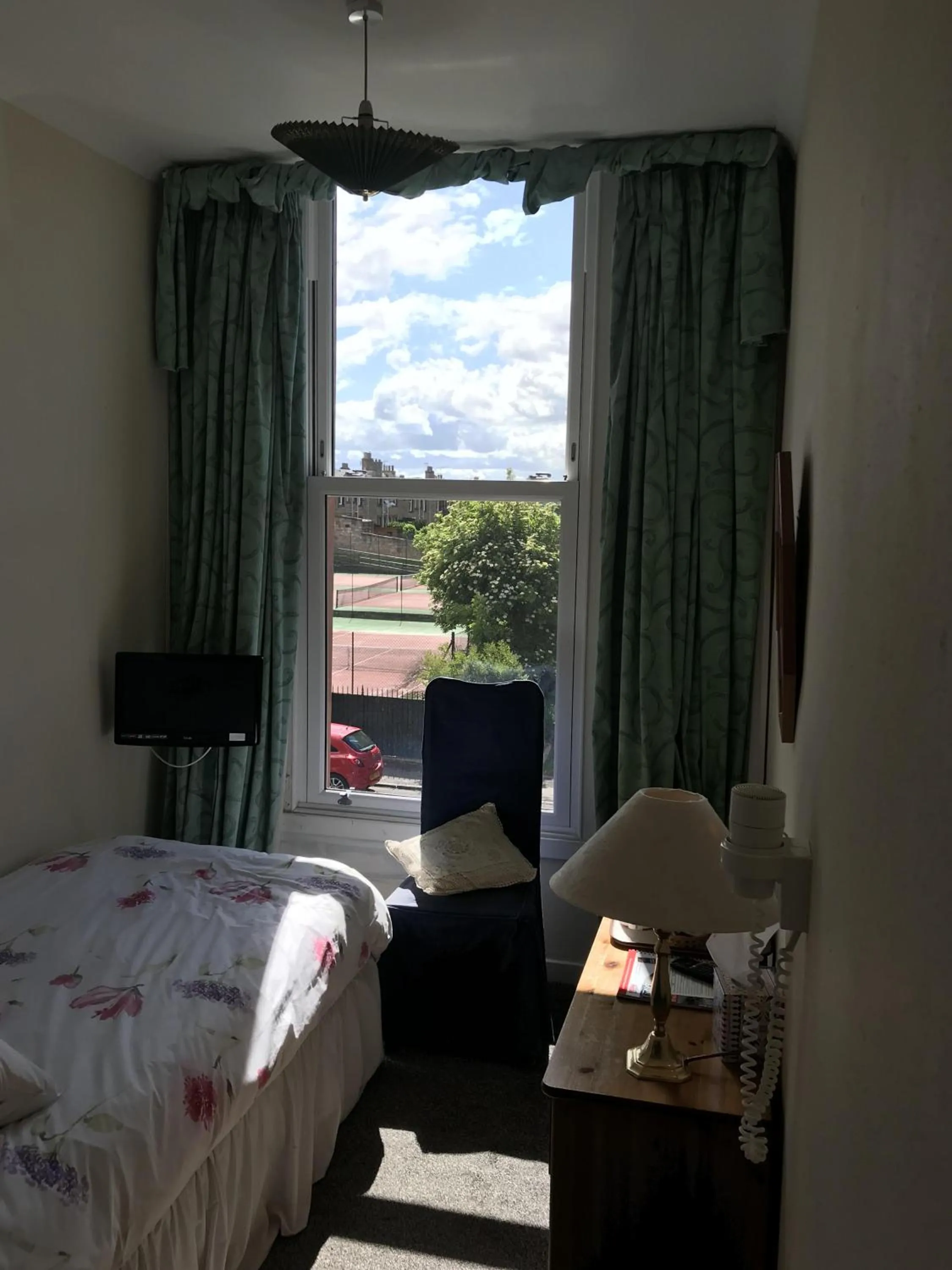 Bedroom, Bed in Dorstan House