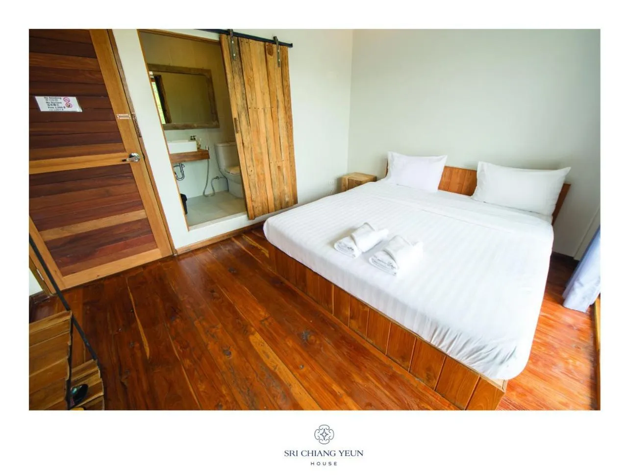 Bathroom, Bed in Sri Chiang Yeun House