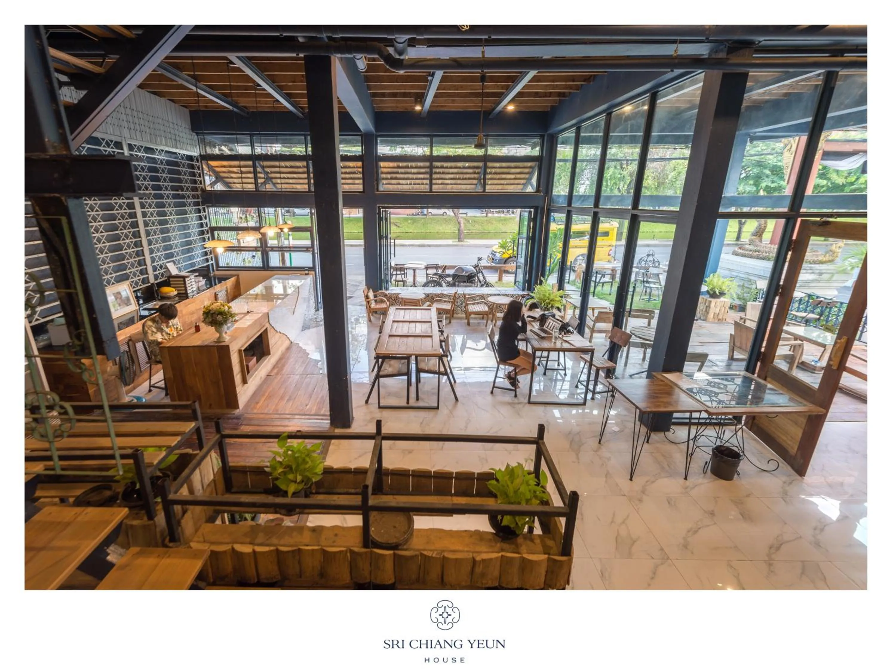 Restaurant/places to eat in Sri Chiang Yeun House