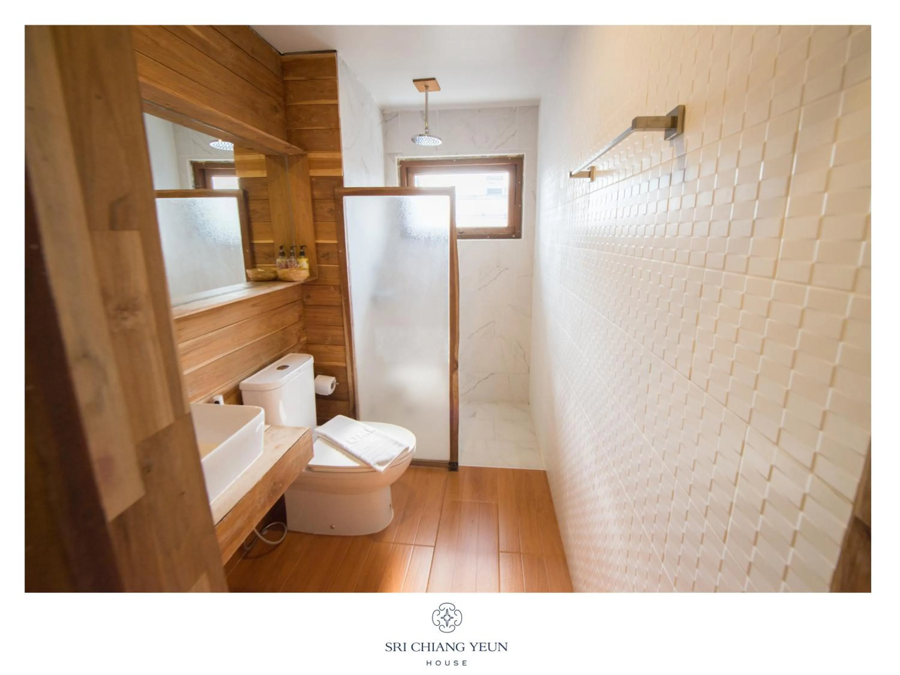 Shower in Sri Chiang Yeun House