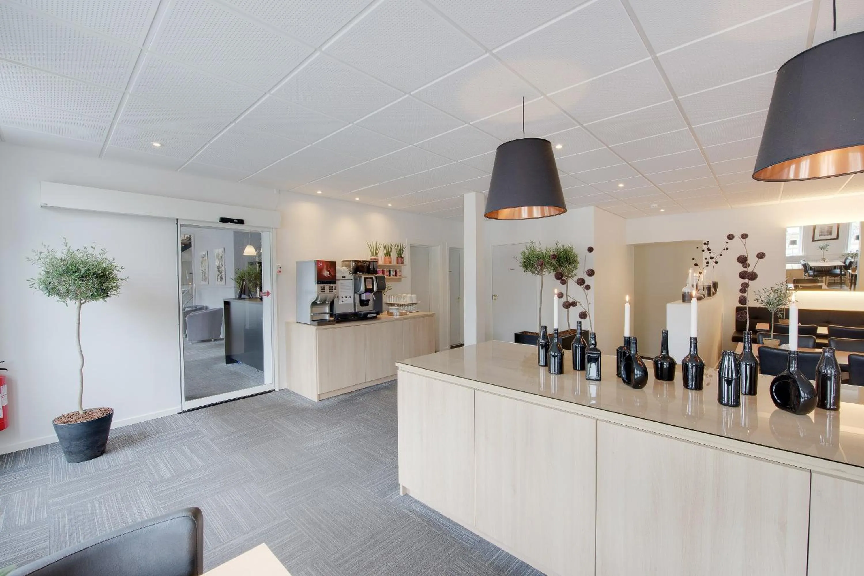 Restaurant/places to eat in Hotel Jernbanegade