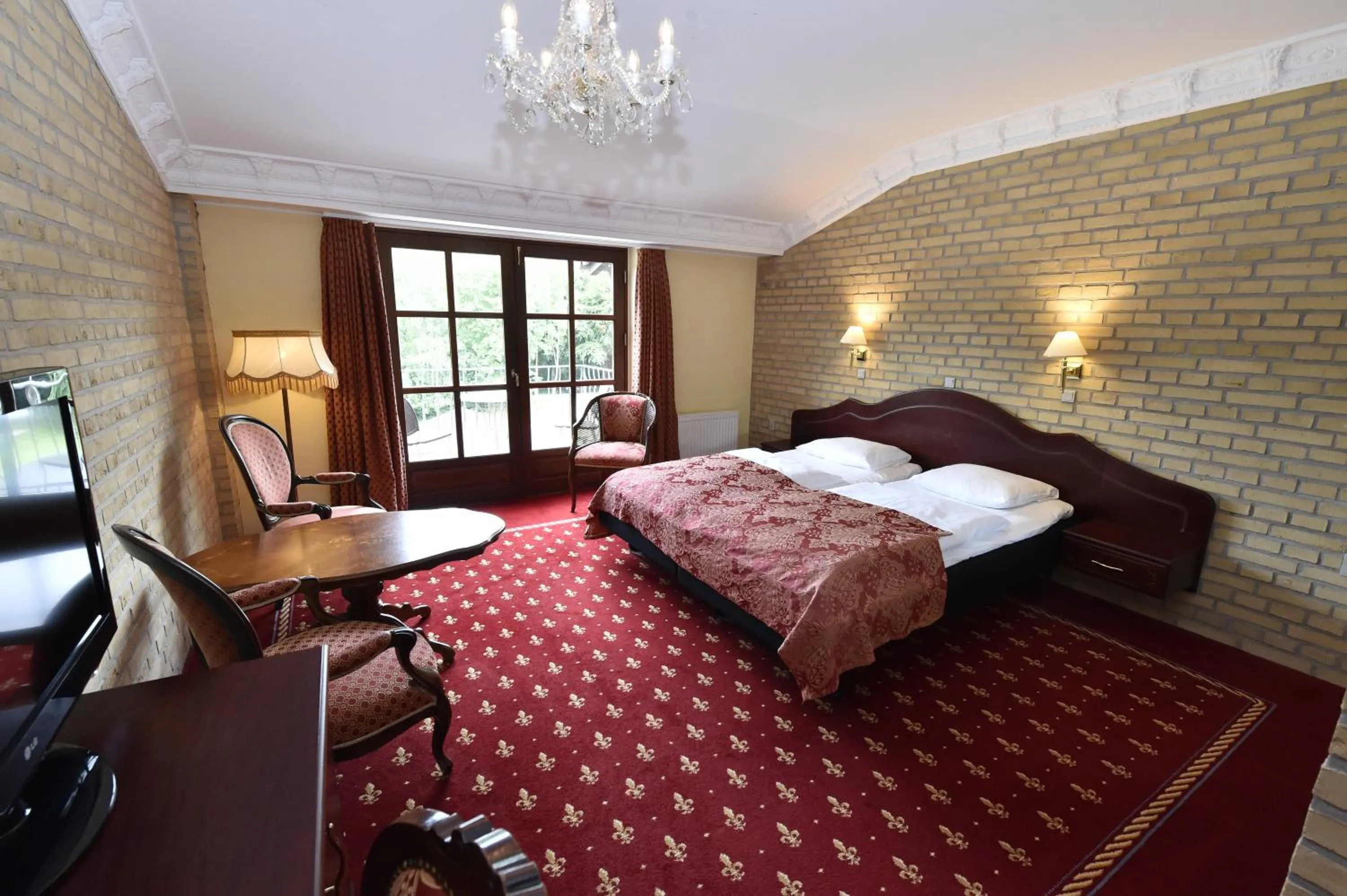 Photo of the whole room, Bed in Hotel Amerika