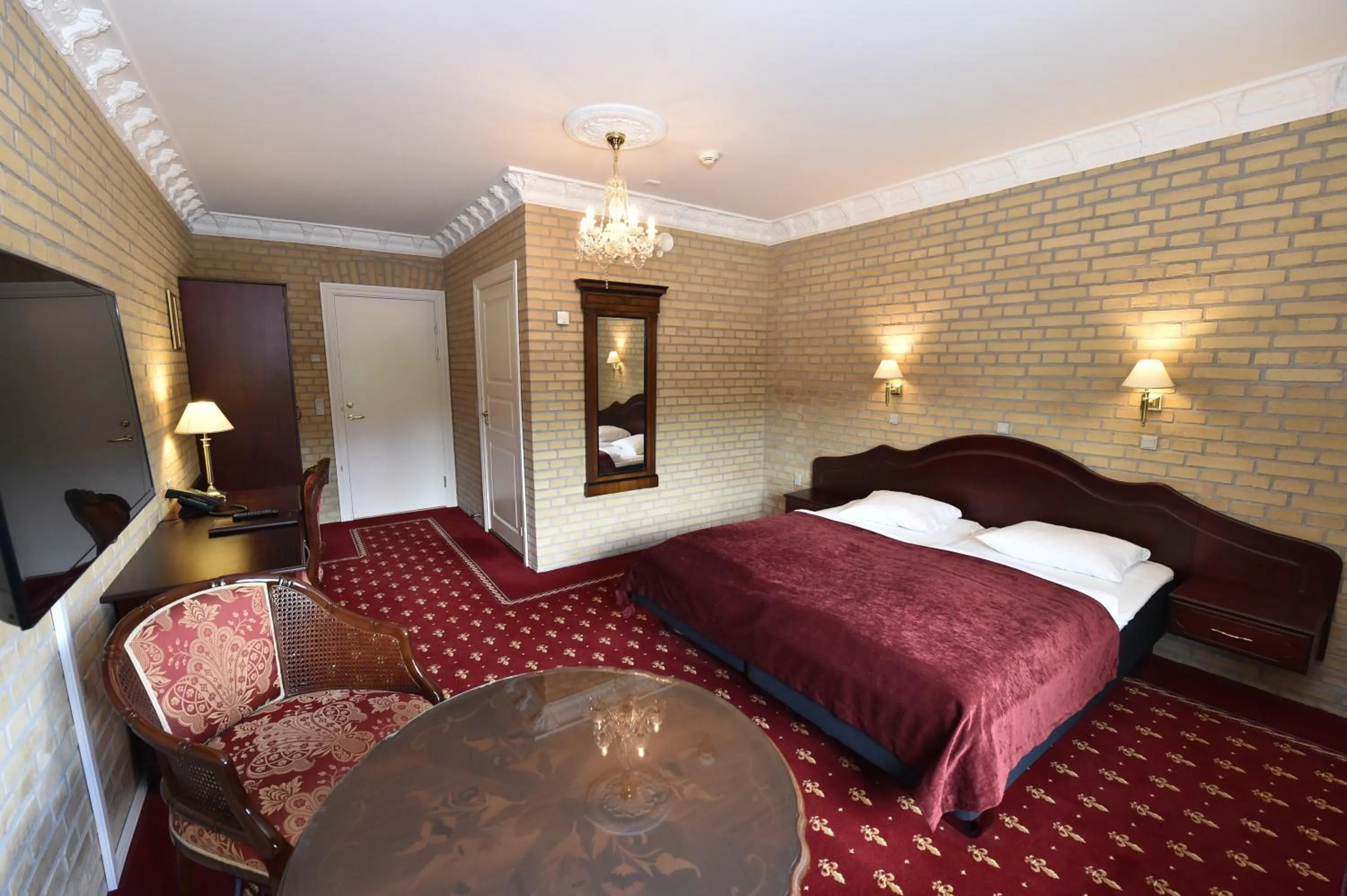 Photo of the whole room, Bed in Hotel Amerika