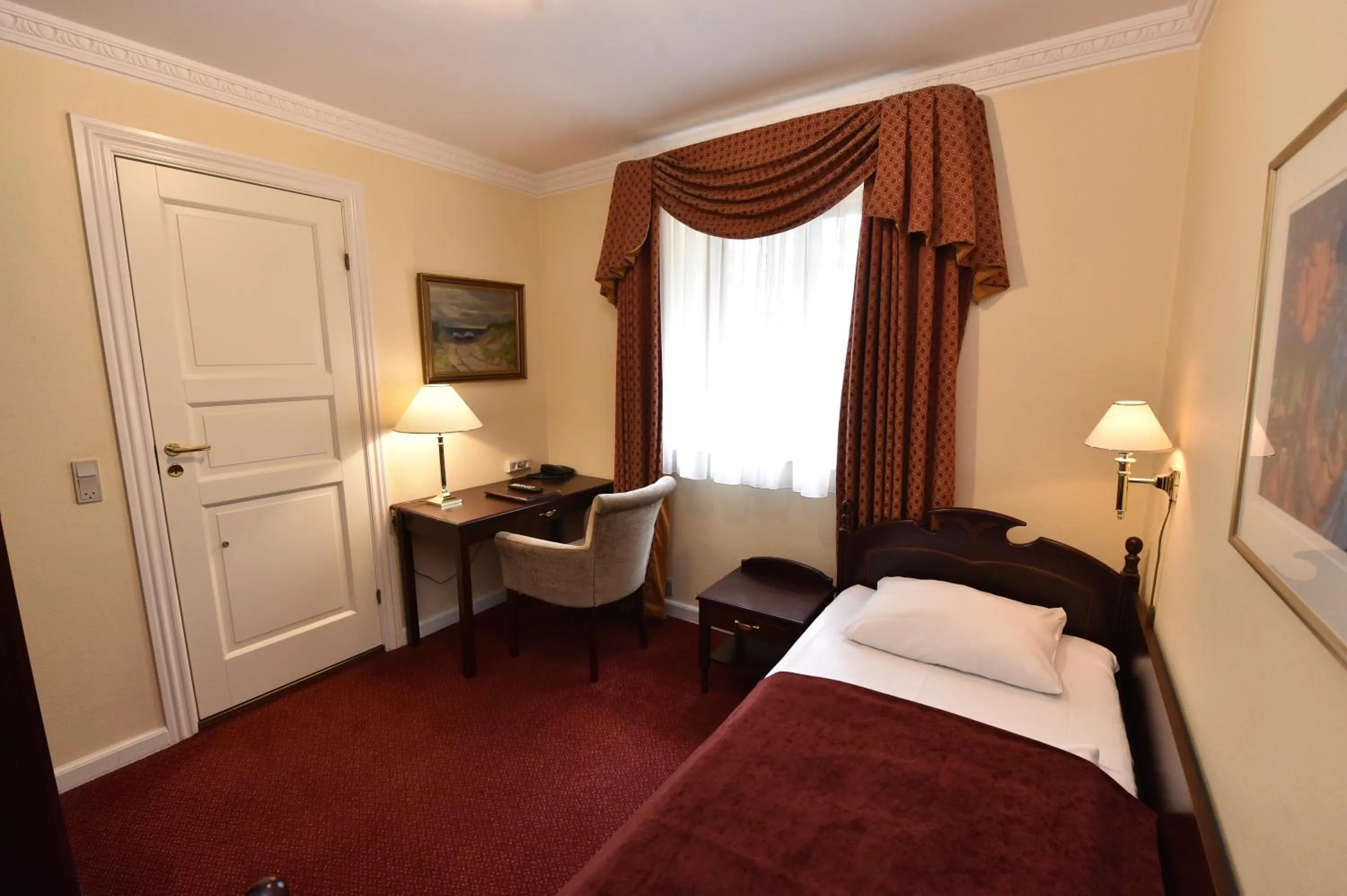 Photo of the whole room, Bed in Hotel Amerika