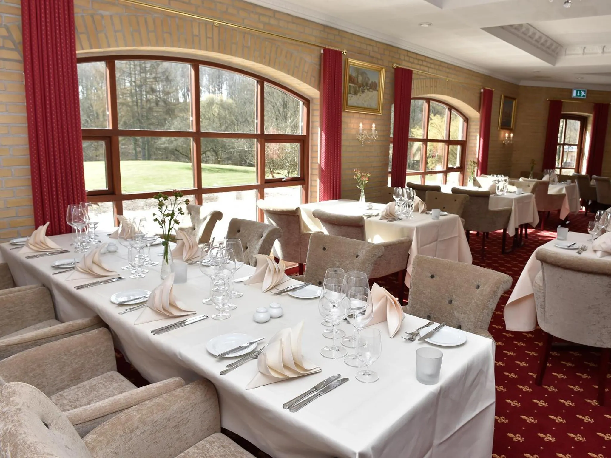 Restaurant/places to eat in Hotel Amerika