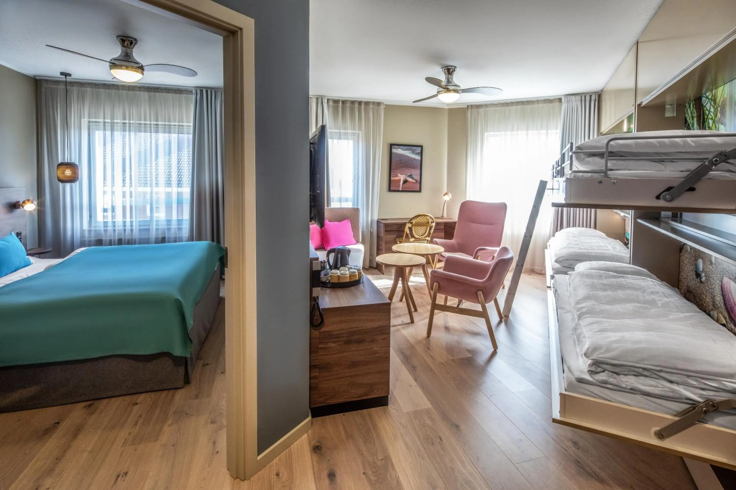 Living room, Bed in Quality Hotel The Reef