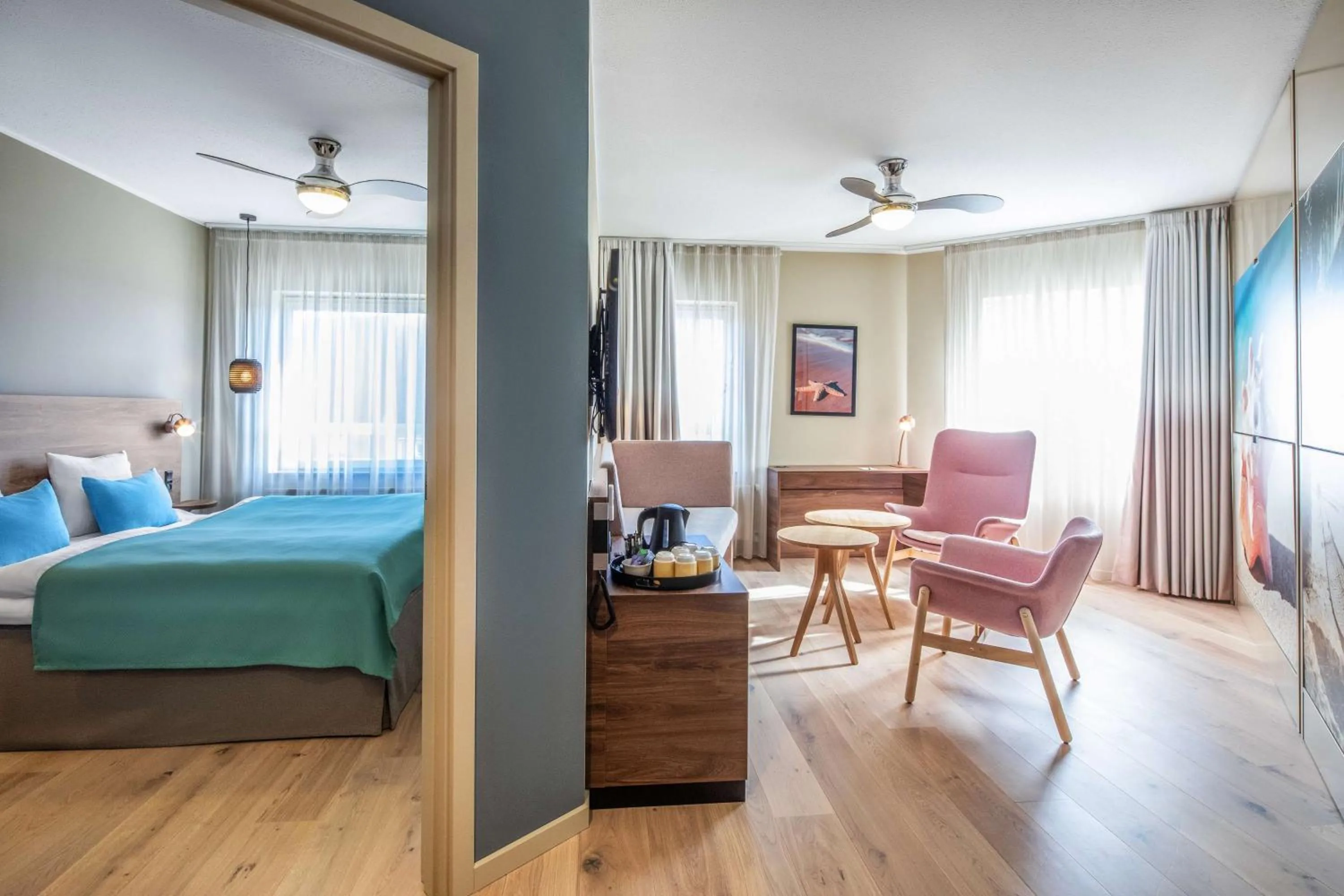 Coffee/tea facilities, Bed in Quality Hotel The Reef