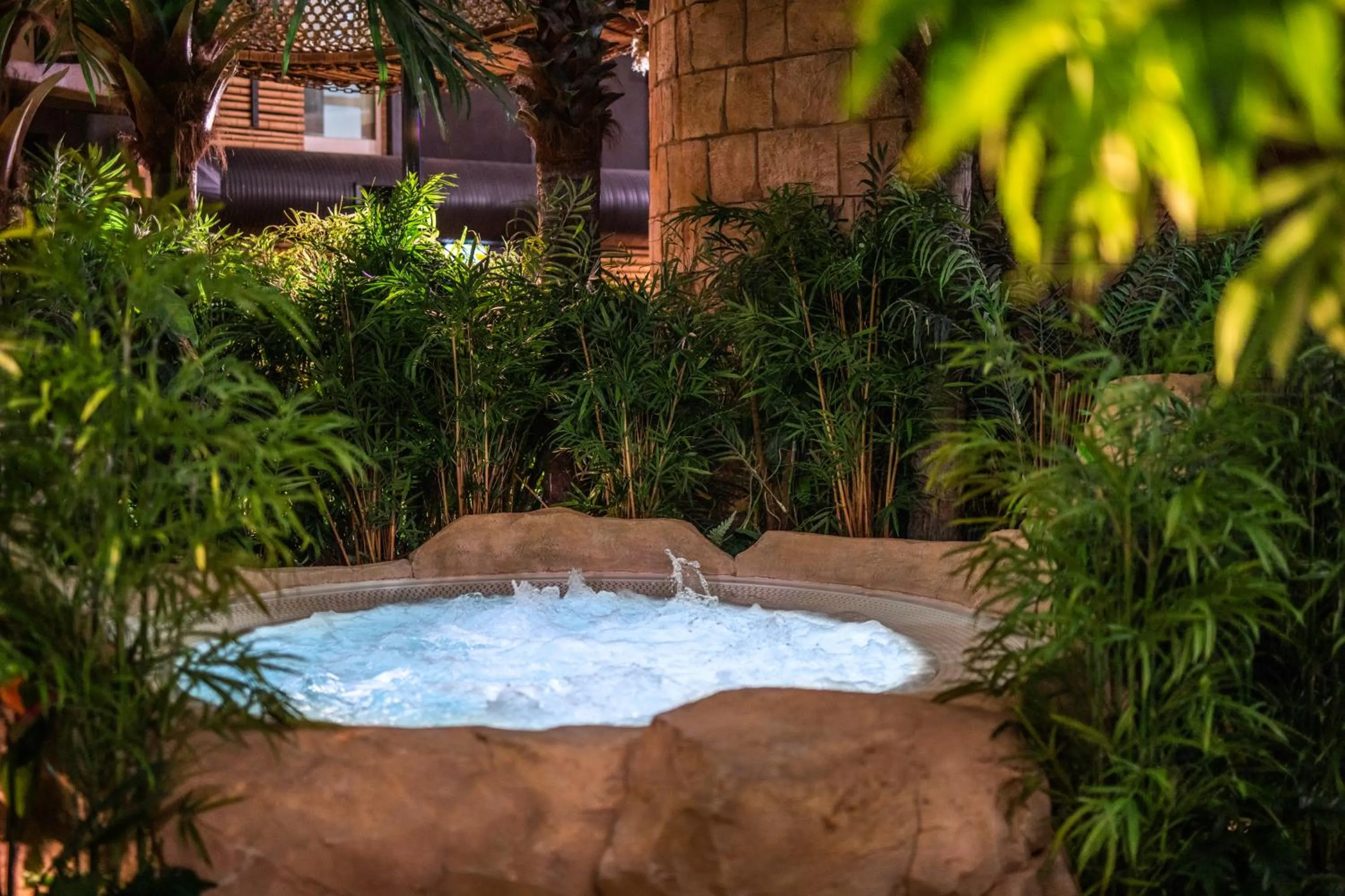 Swimming pool in Quality Hotel The Reef