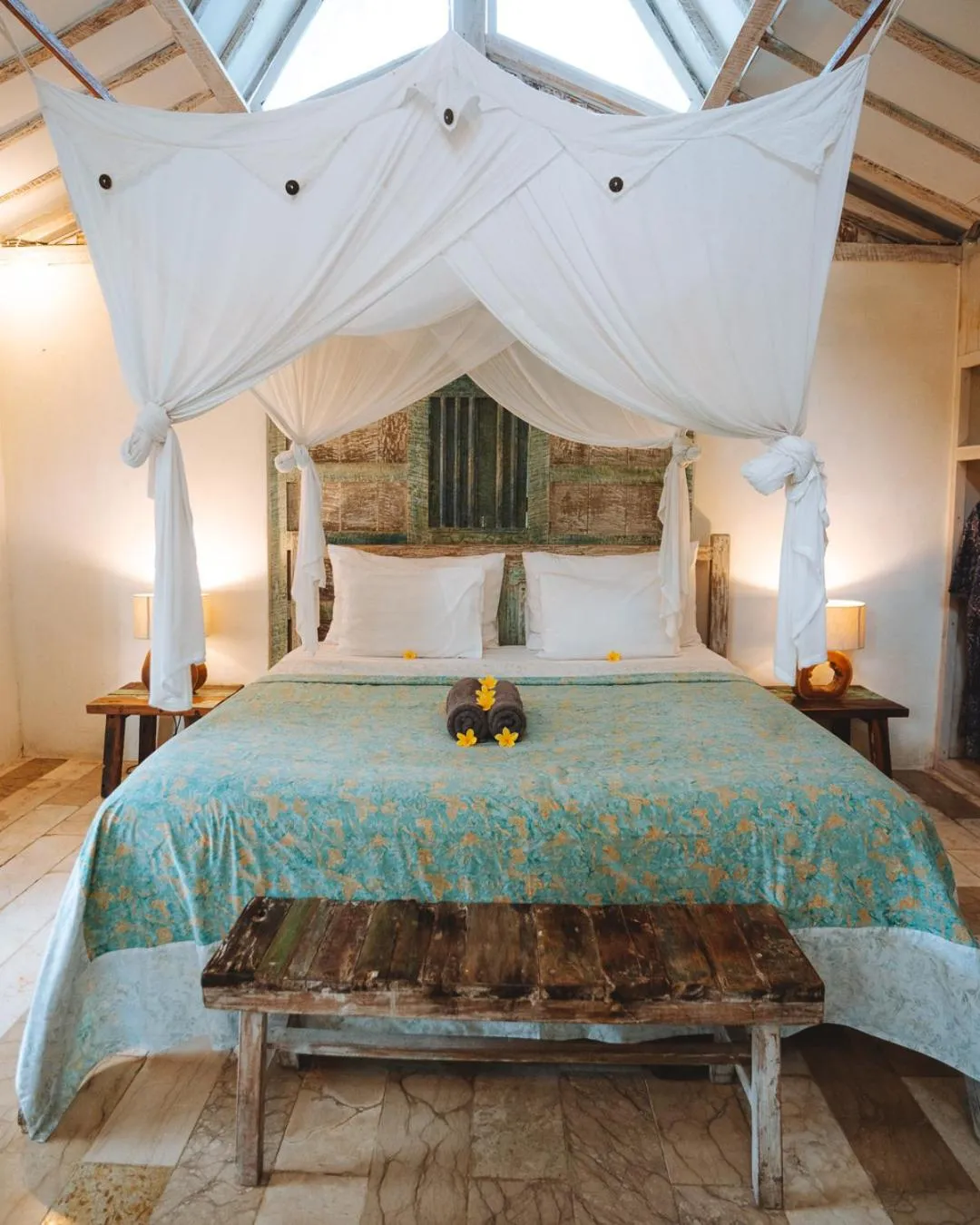 Bed in Captain Coconuts Gili Air