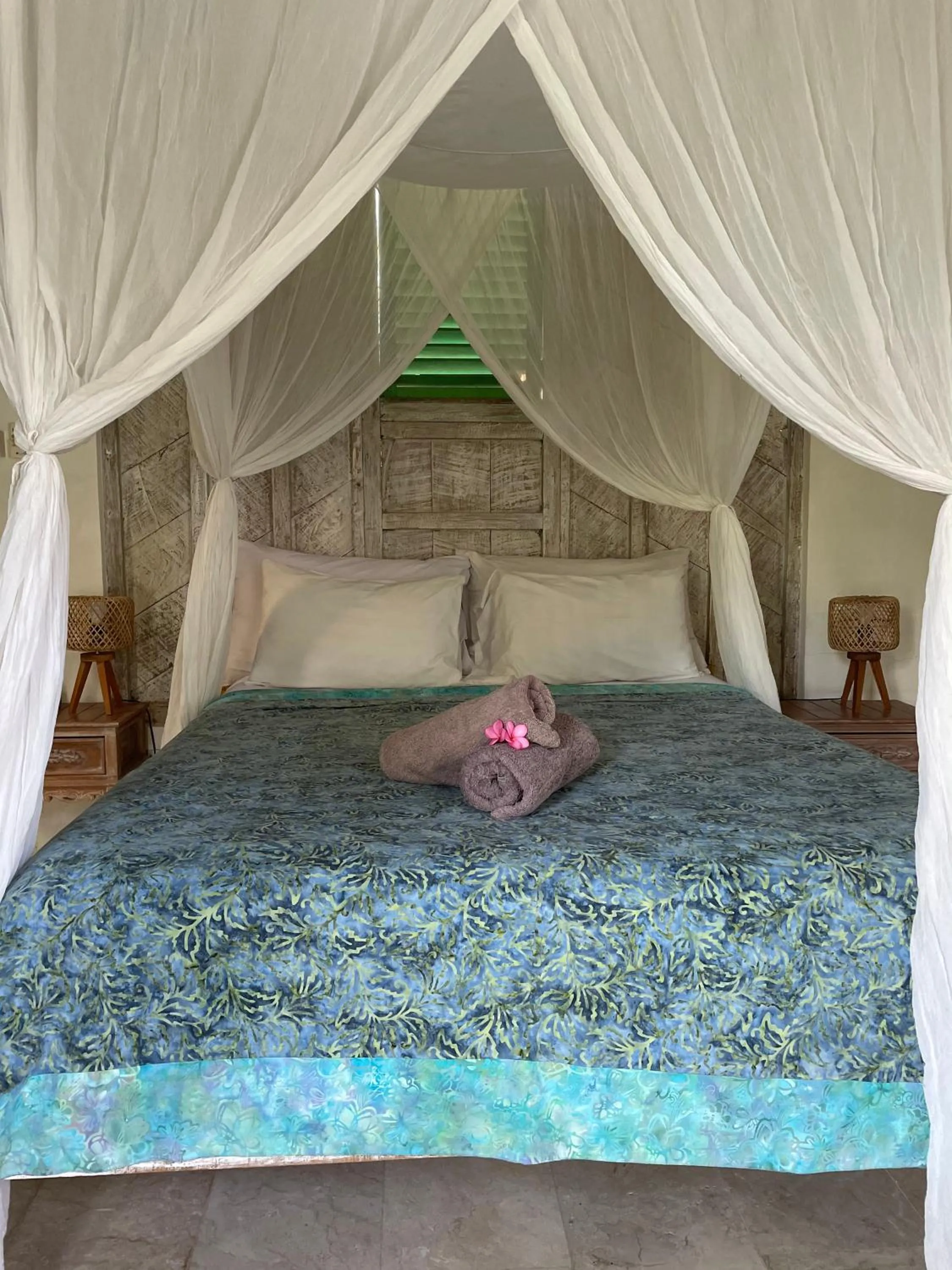 Bed in Captain Coconuts Gili Air
