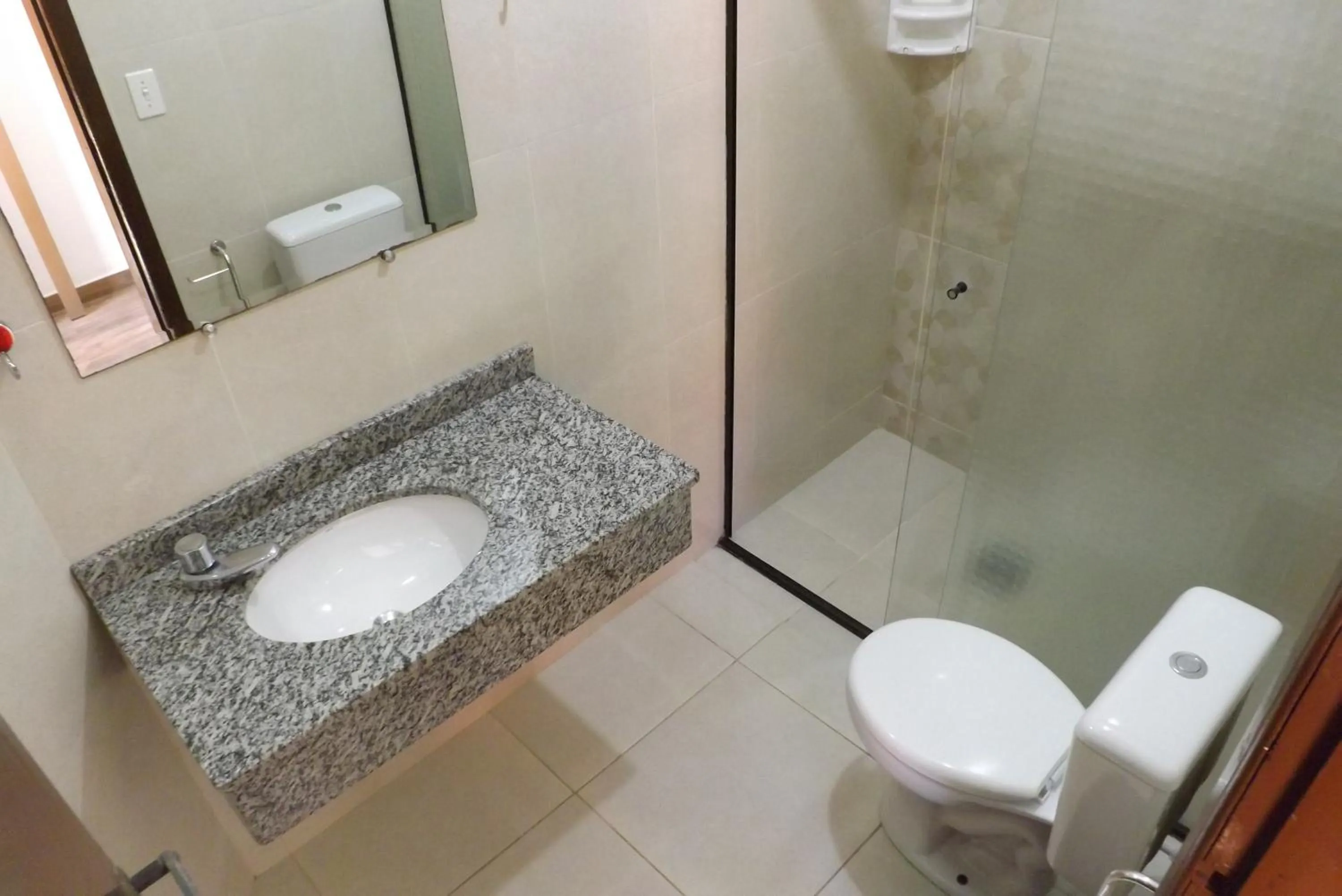 Toilet in Hotel Marazul