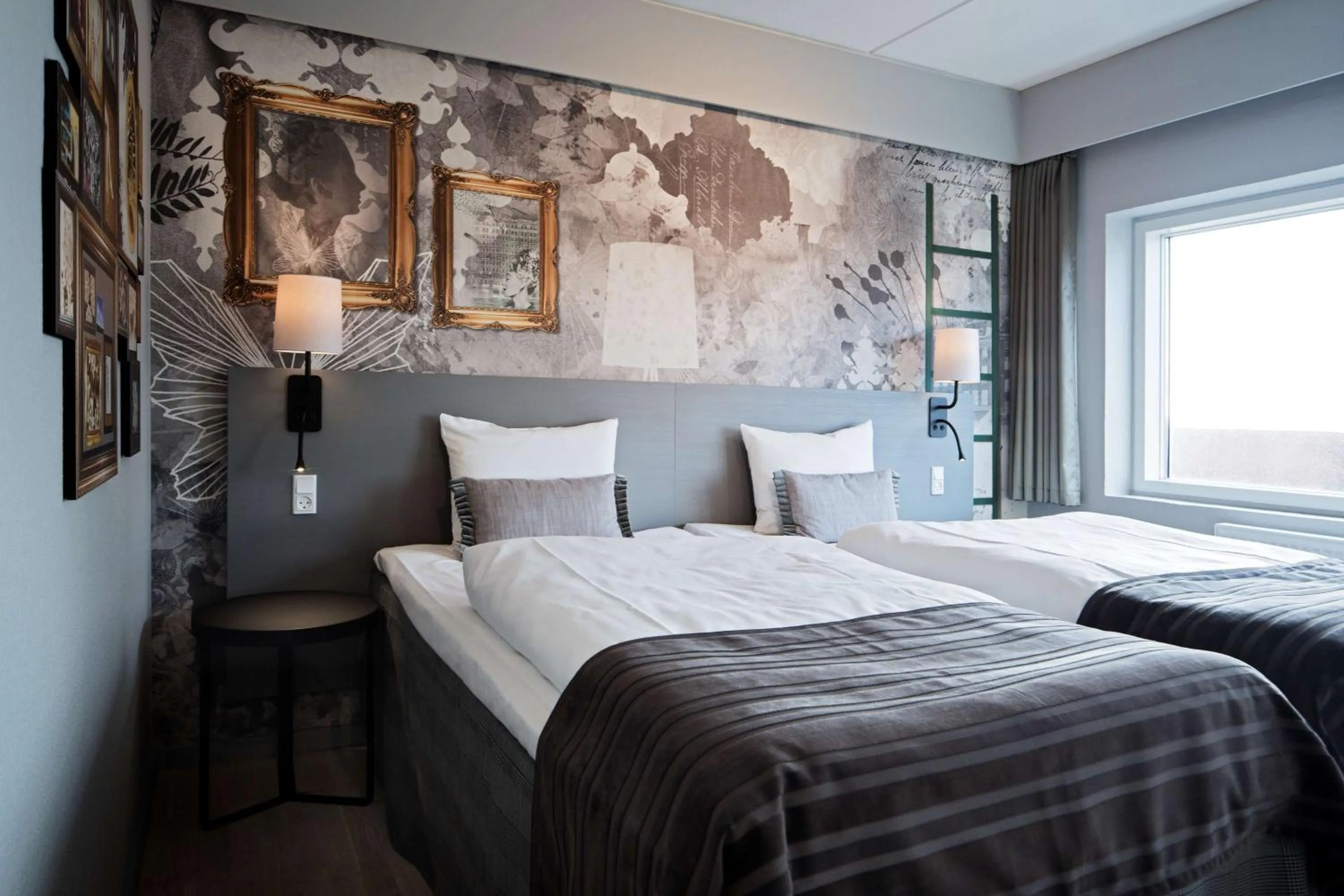 Photo of the whole room, Bed in Scandic Olympic