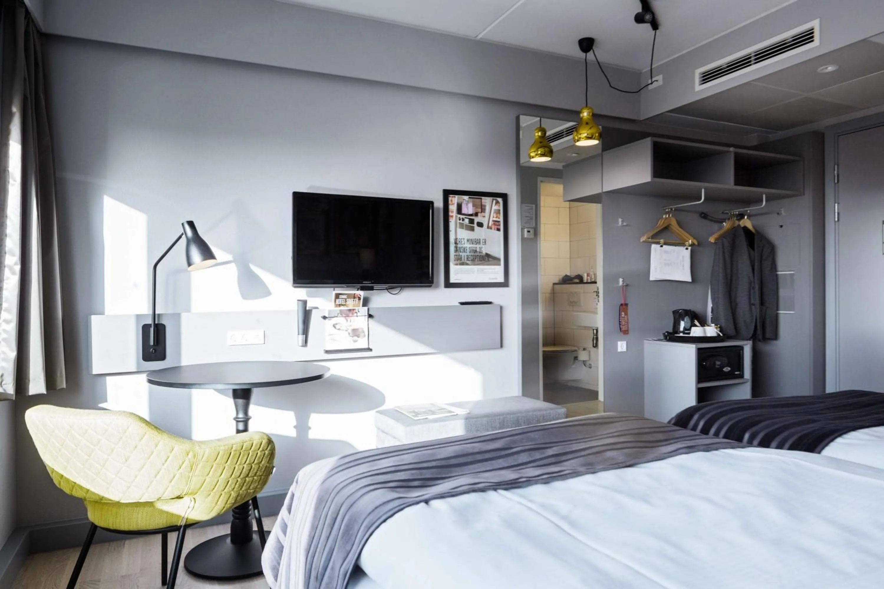 Photo of the whole room, Bed in Scandic Olympic