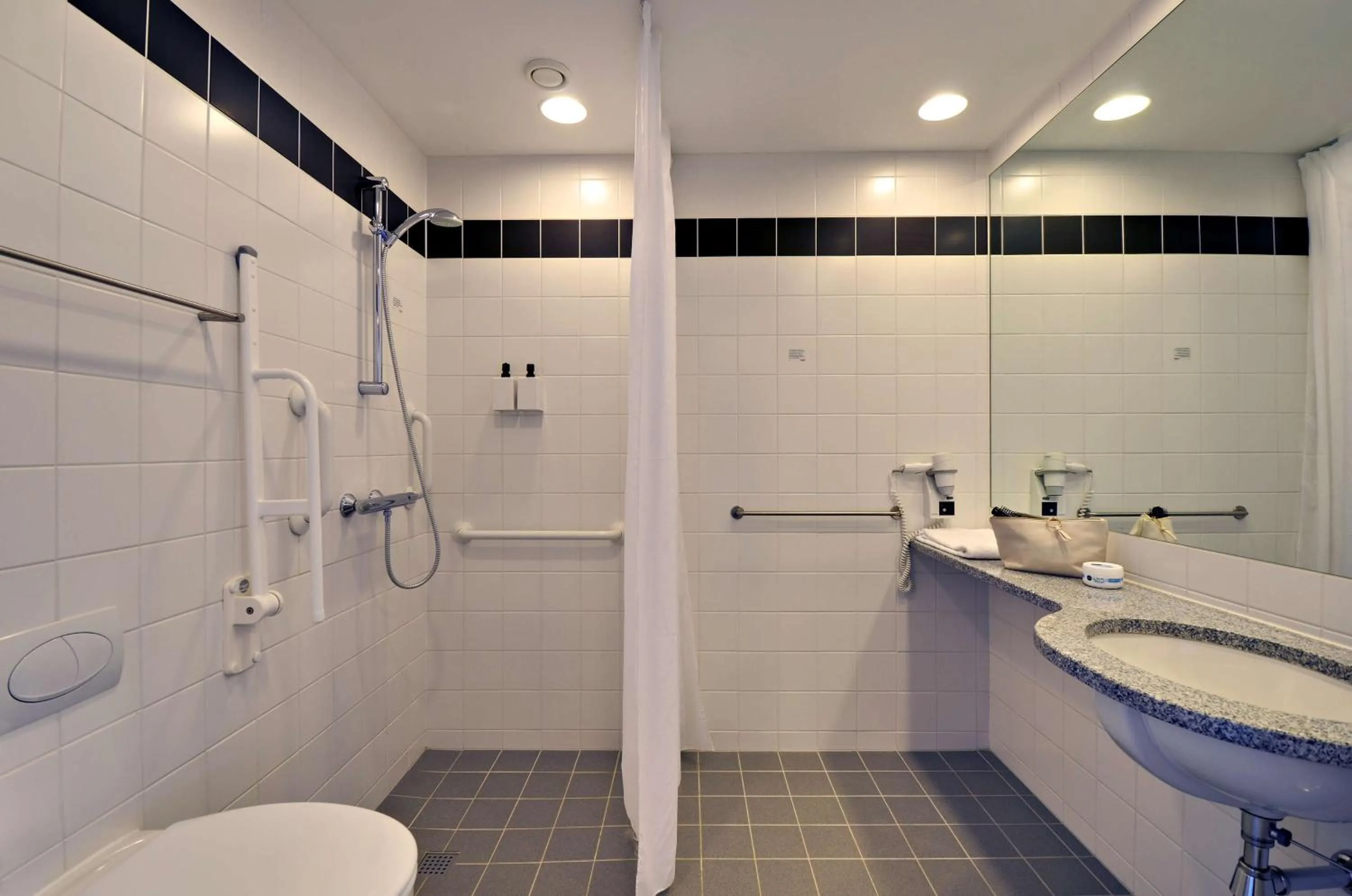 Bedroom in Scandic Olympic