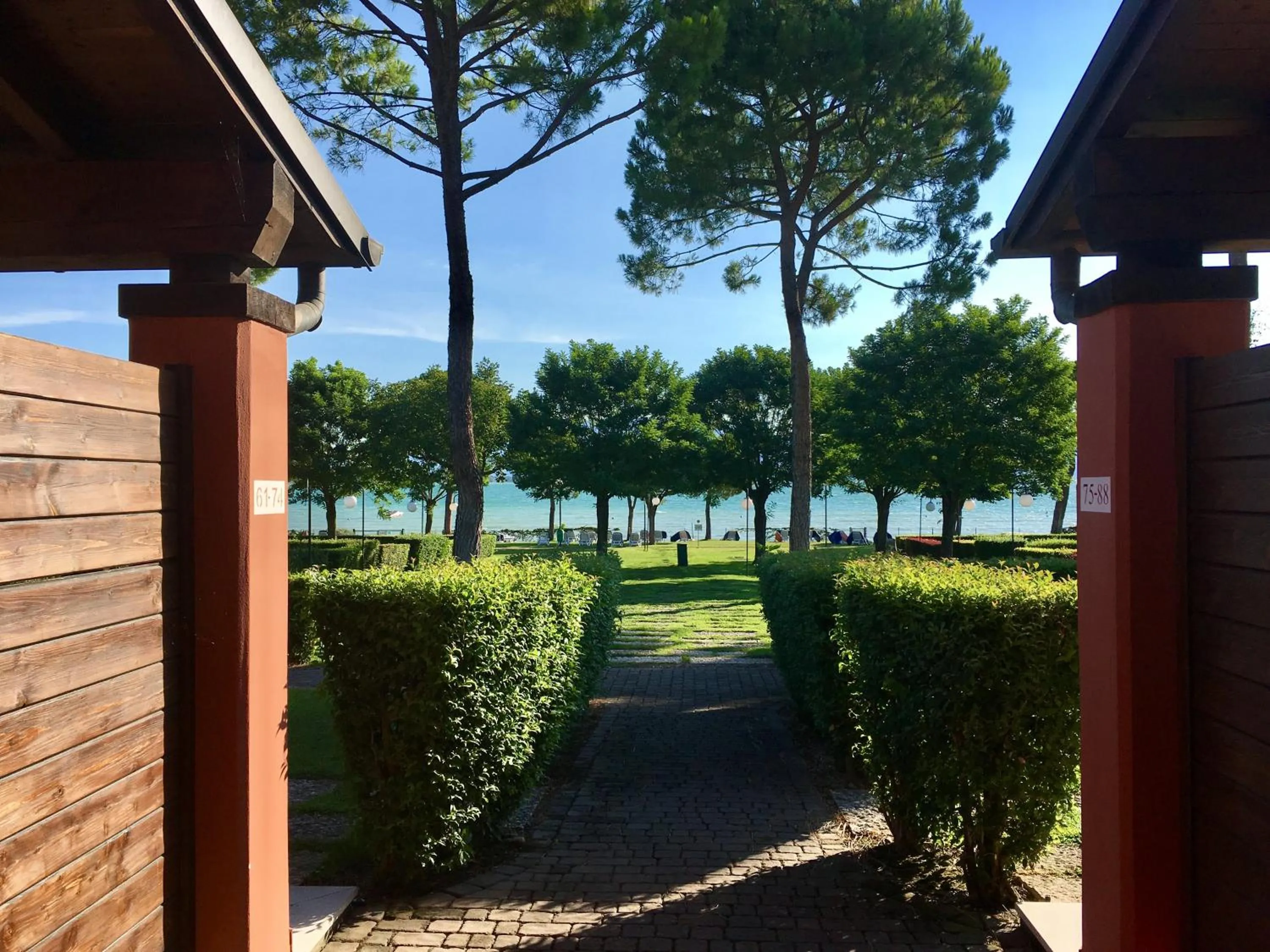 Garden view in Le Corti Del Lago