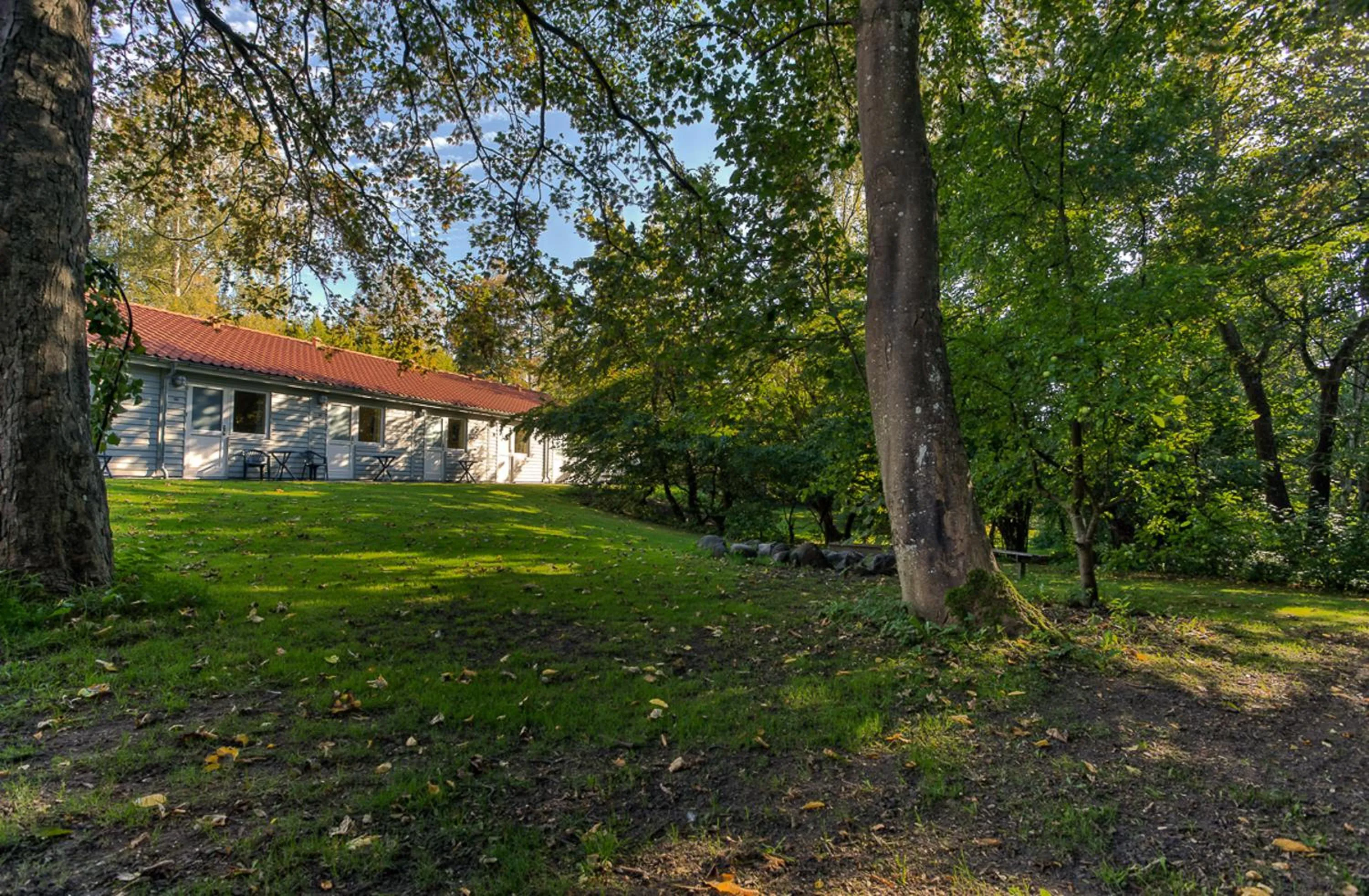 Garden view in Fredensborg Vandrerhjem, i Kongens baghave