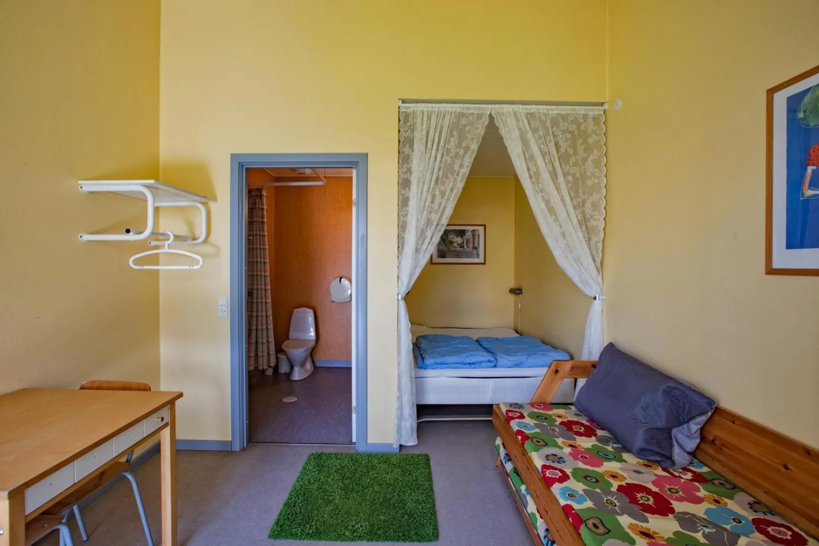 Bedroom in Fredensborg Vandrerhjem, i Kongens baghave