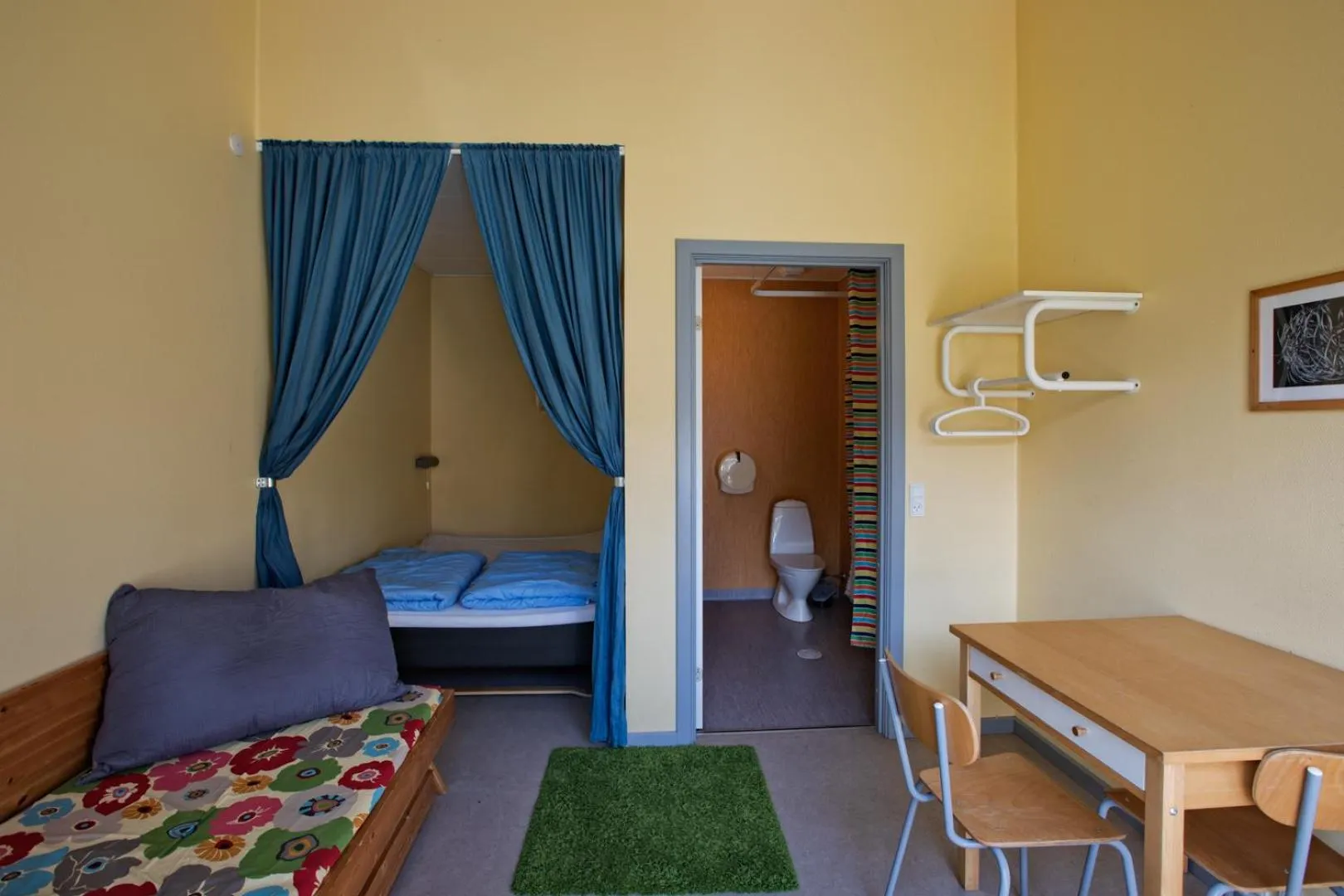 Bedroom in Fredensborg Vandrerhjem, i Kongens baghave