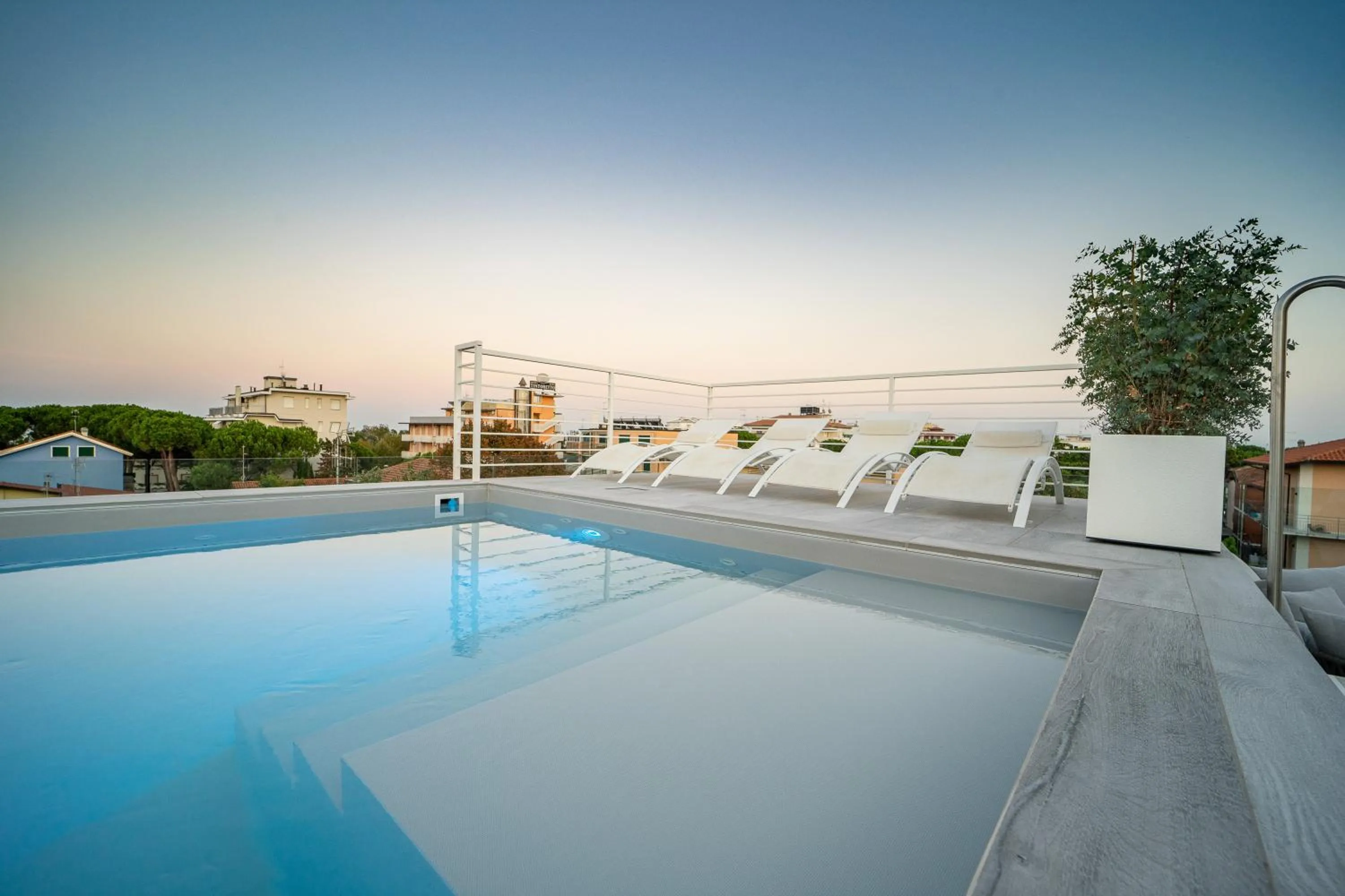 Swimming pool in Hotel Abc