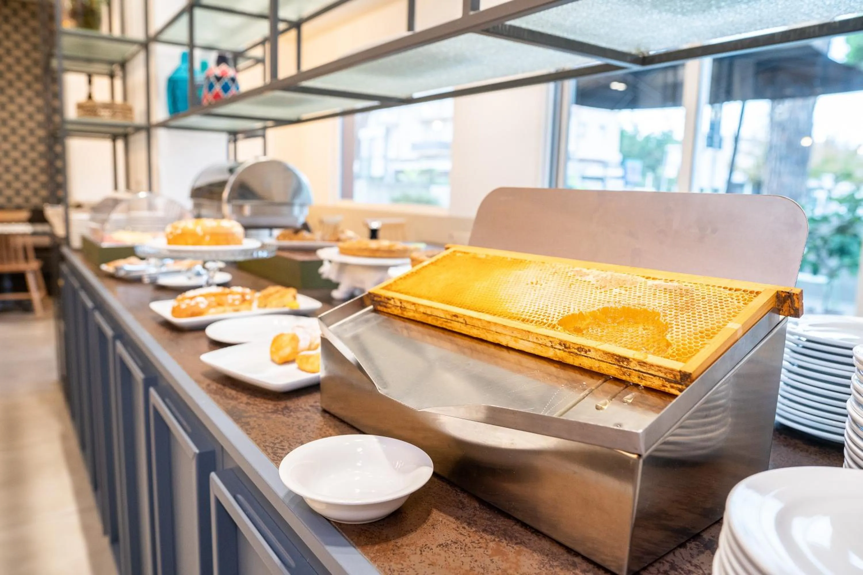 Restaurant/places to eat in Hotel Abc