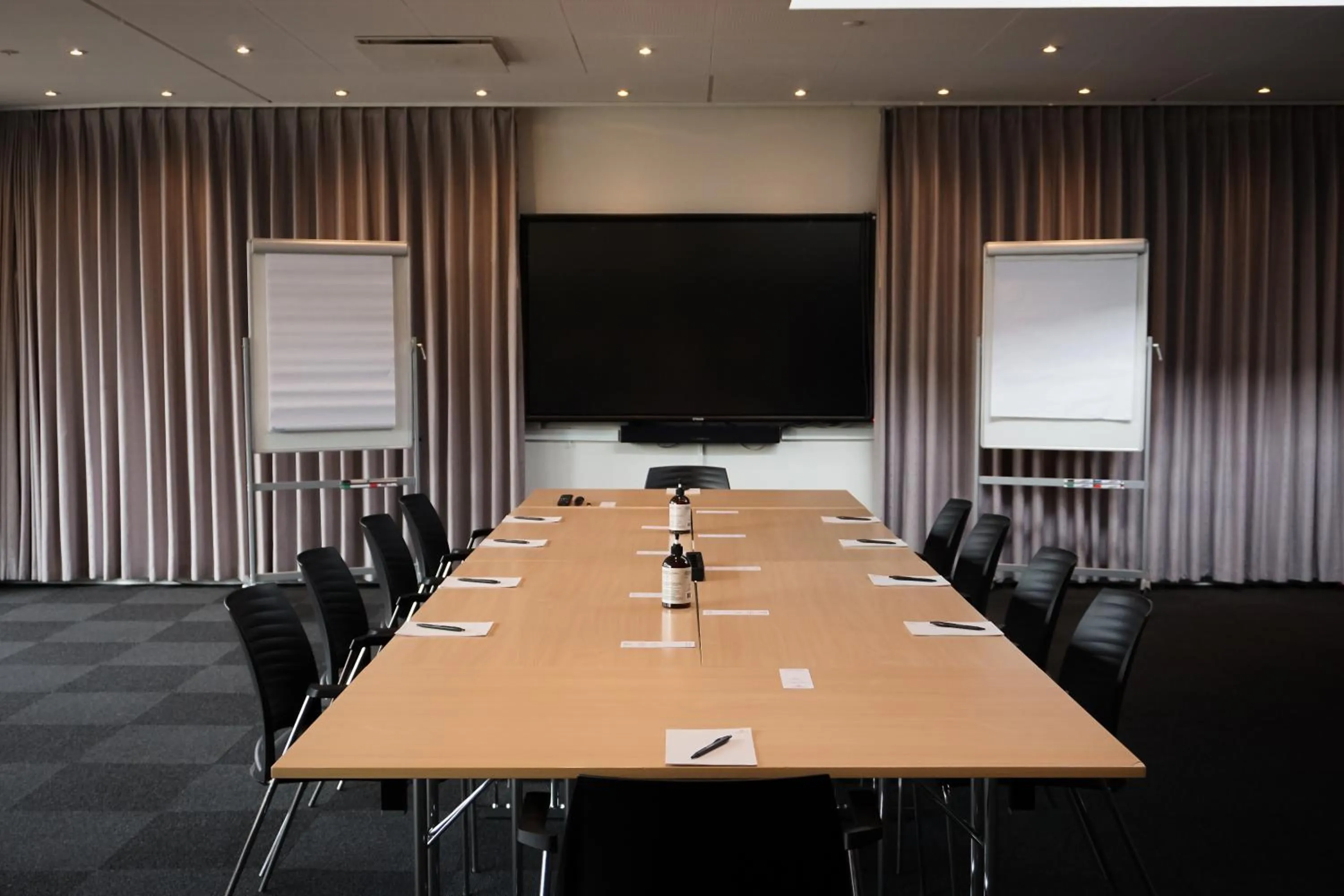 Meeting/conference room in Frederiksdal Sinatur Hotel & Konference