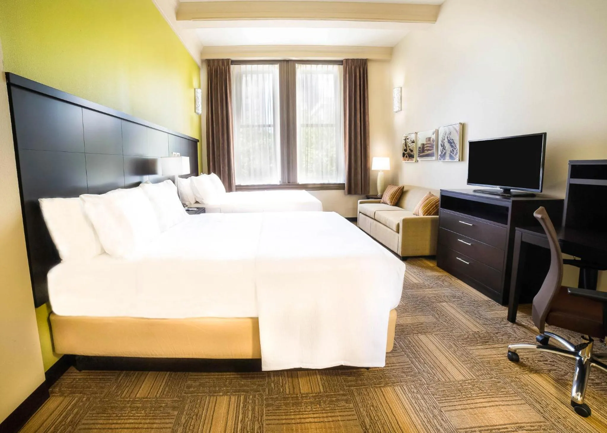 Photo of the whole room, Bed in Staybridge Suites Baltimore - Inner Harbor by IHG