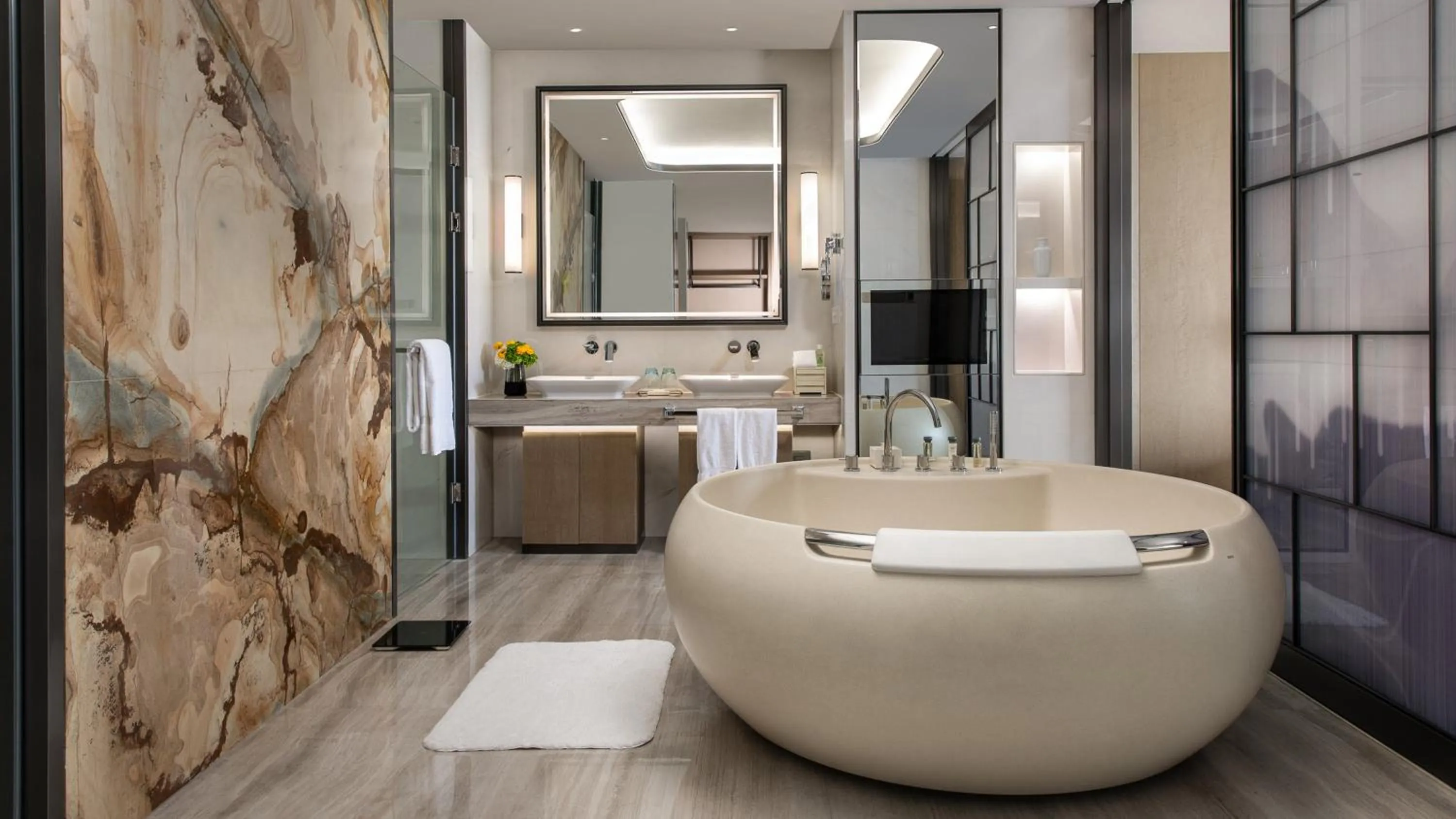 Bedroom in InterContinental Wuhan by IHG - Yangtze River View