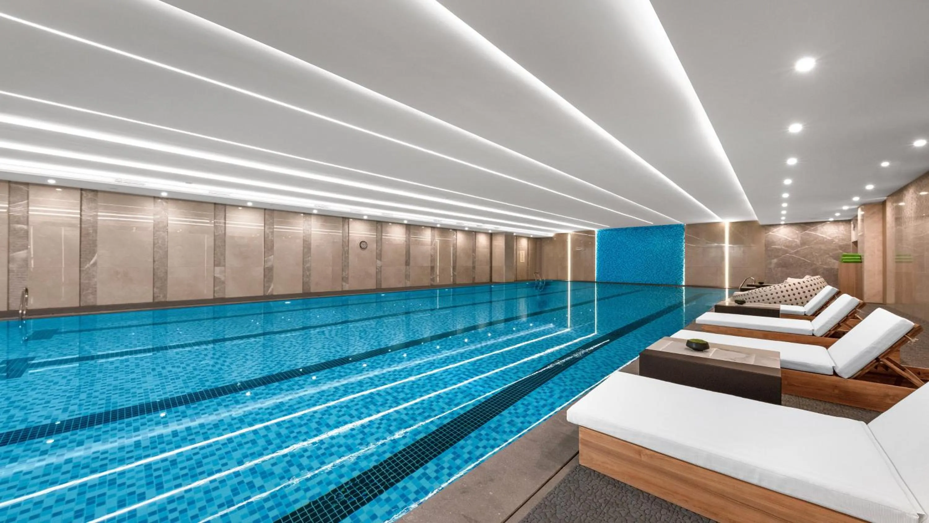 Swimming pool in InterContinental Wuhan by IHG - Yangtze River View