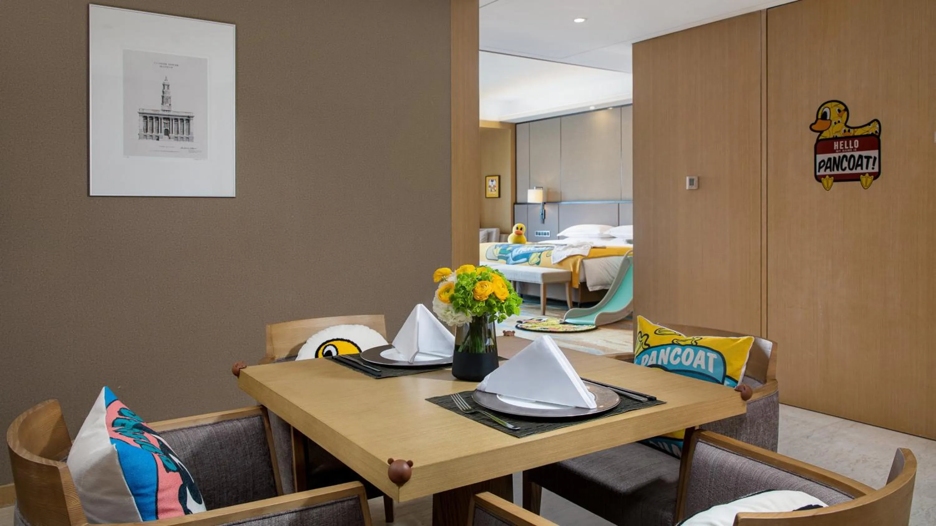 Photo of the whole room in InterContinental Wuhan by IHG - Yangtze River View