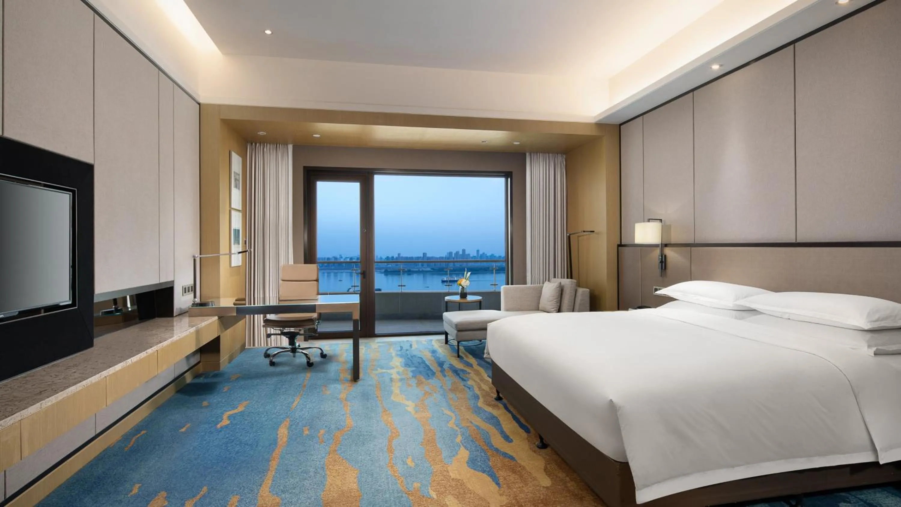 Photo of the whole room in InterContinental Wuhan by IHG - Yangtze River View