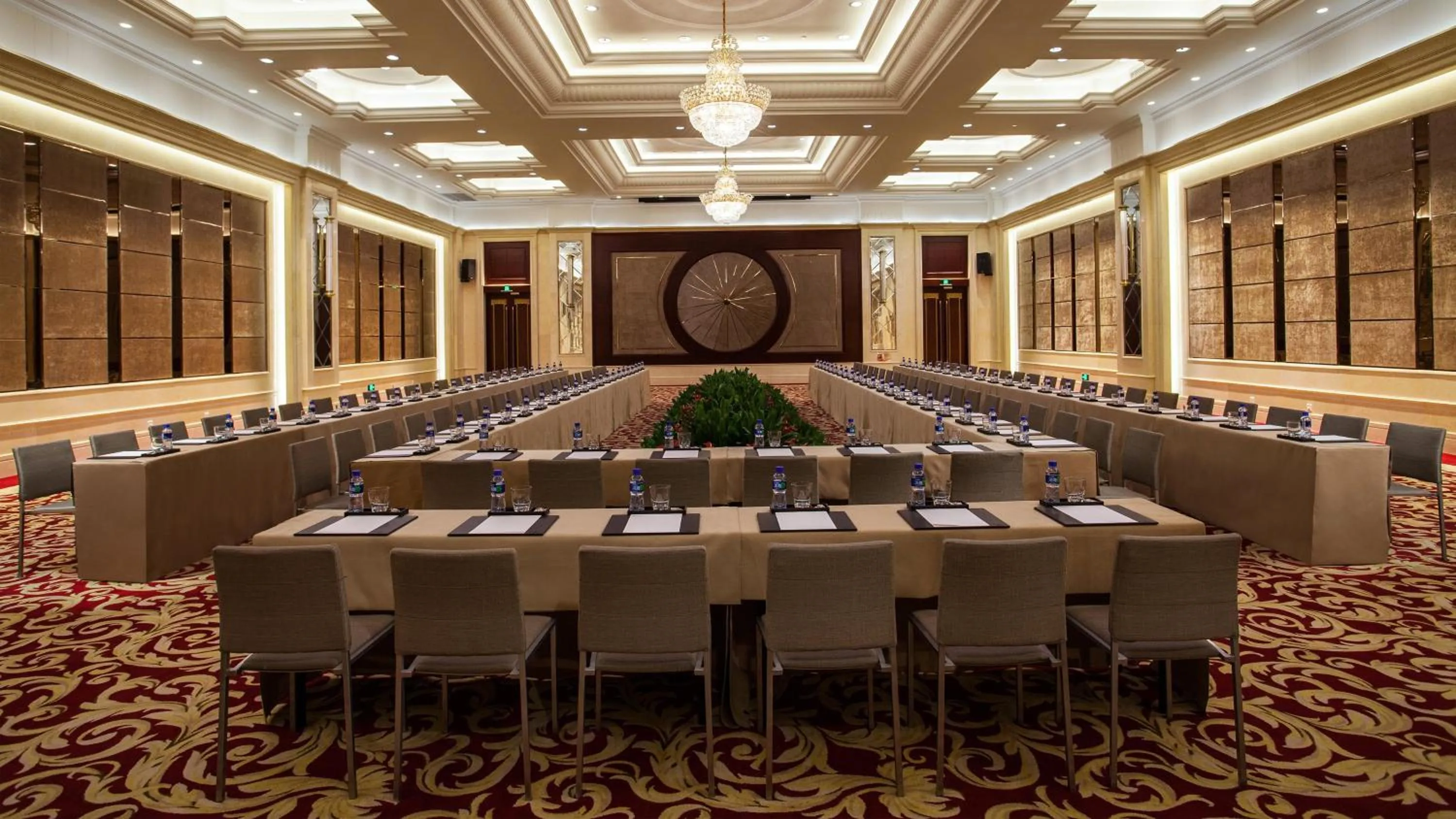 Meeting/conference room in InterContinental Wuhan by IHG - Yangtze River View