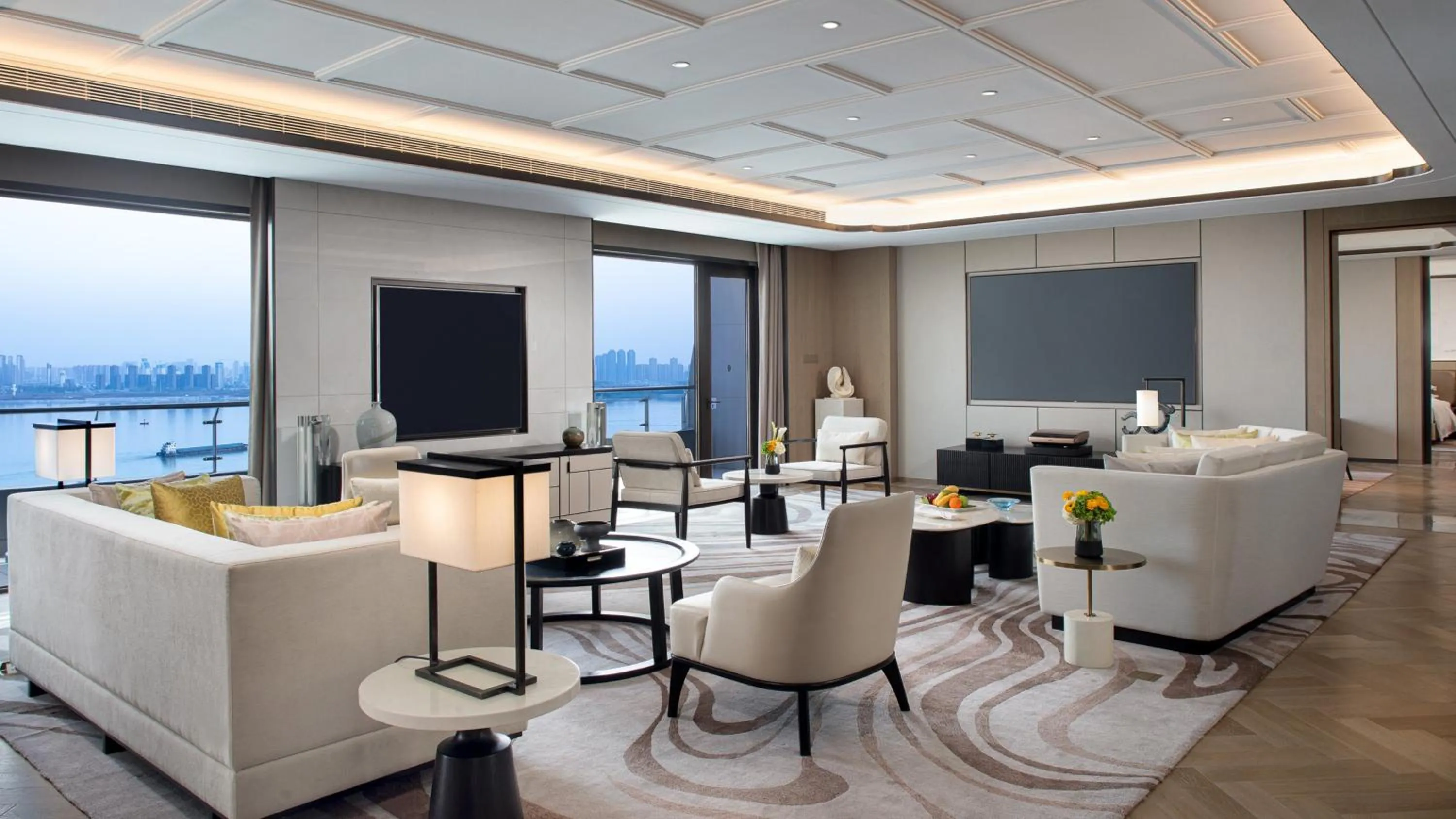 Bedroom in InterContinental Wuhan by IHG - Yangtze River View