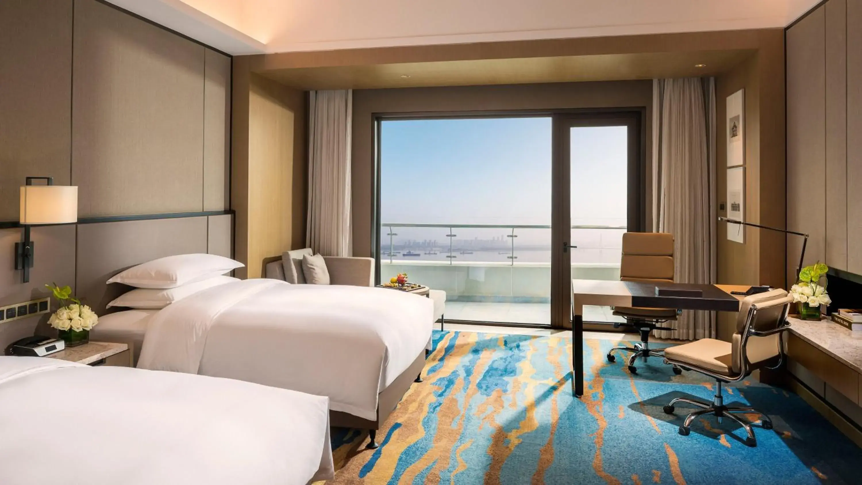 Classic Twin Room with River View - Club Lounge Access in InterContinental Wuhan by IHG - Yangtze River View Classic Twin Room with River View - Club Lounge Access in InterContinental Wuhan by IHG - Yangtze River View