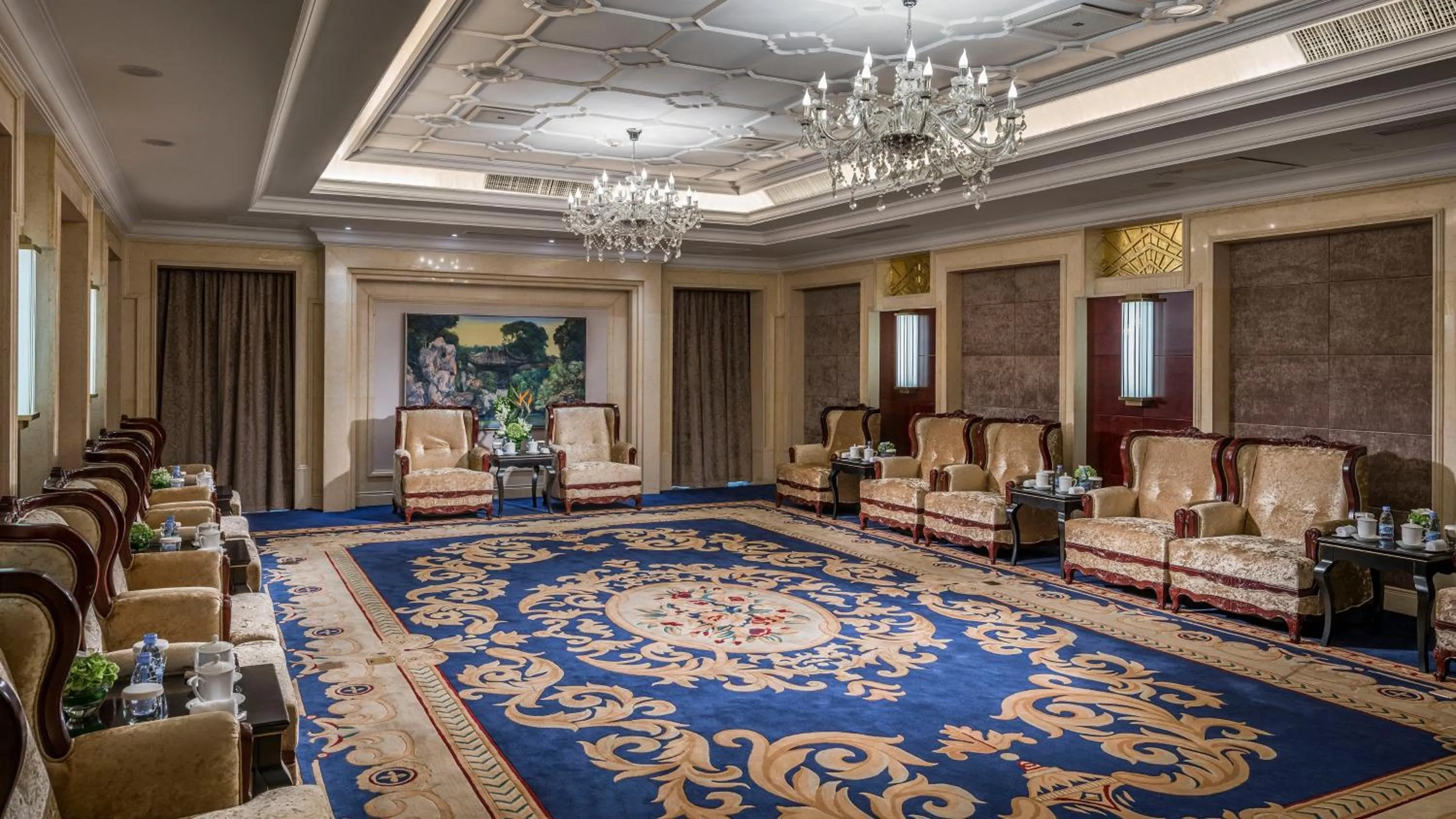 Meeting/conference room in InterContinental Wuhan by IHG - Yangtze River View