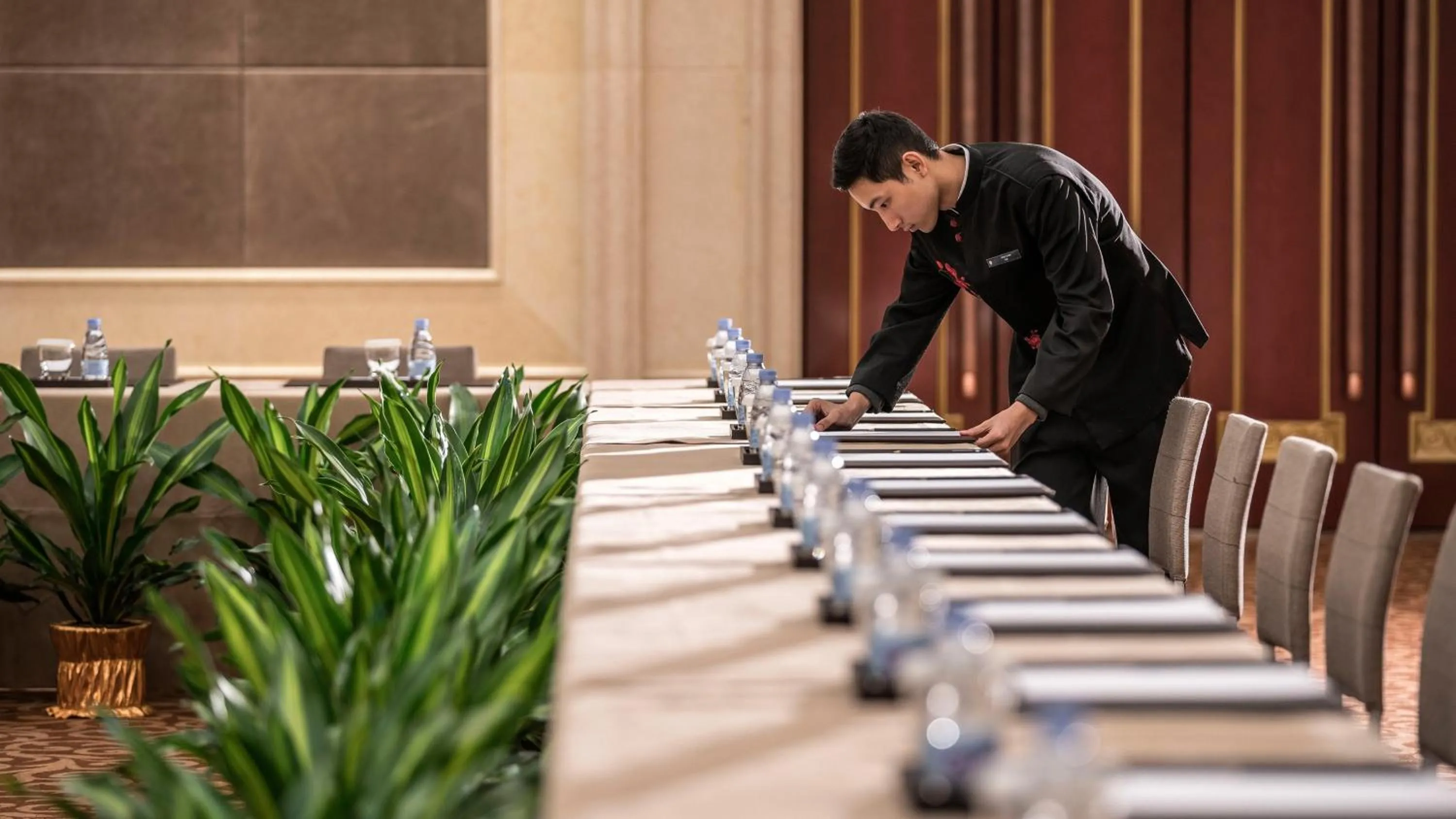 Meeting/conference room in InterContinental Wuhan by IHG - Yangtze River View