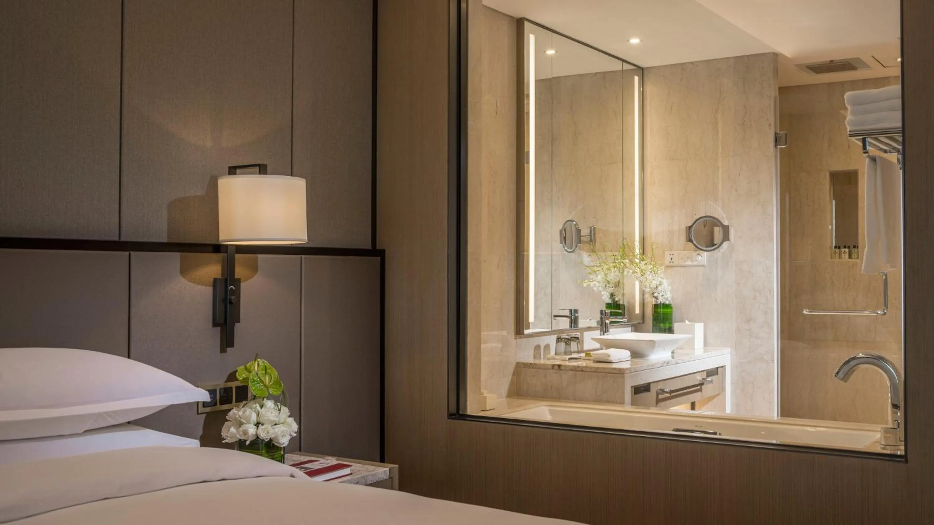 Photo of the whole room in InterContinental Wuhan by IHG - Yangtze River View