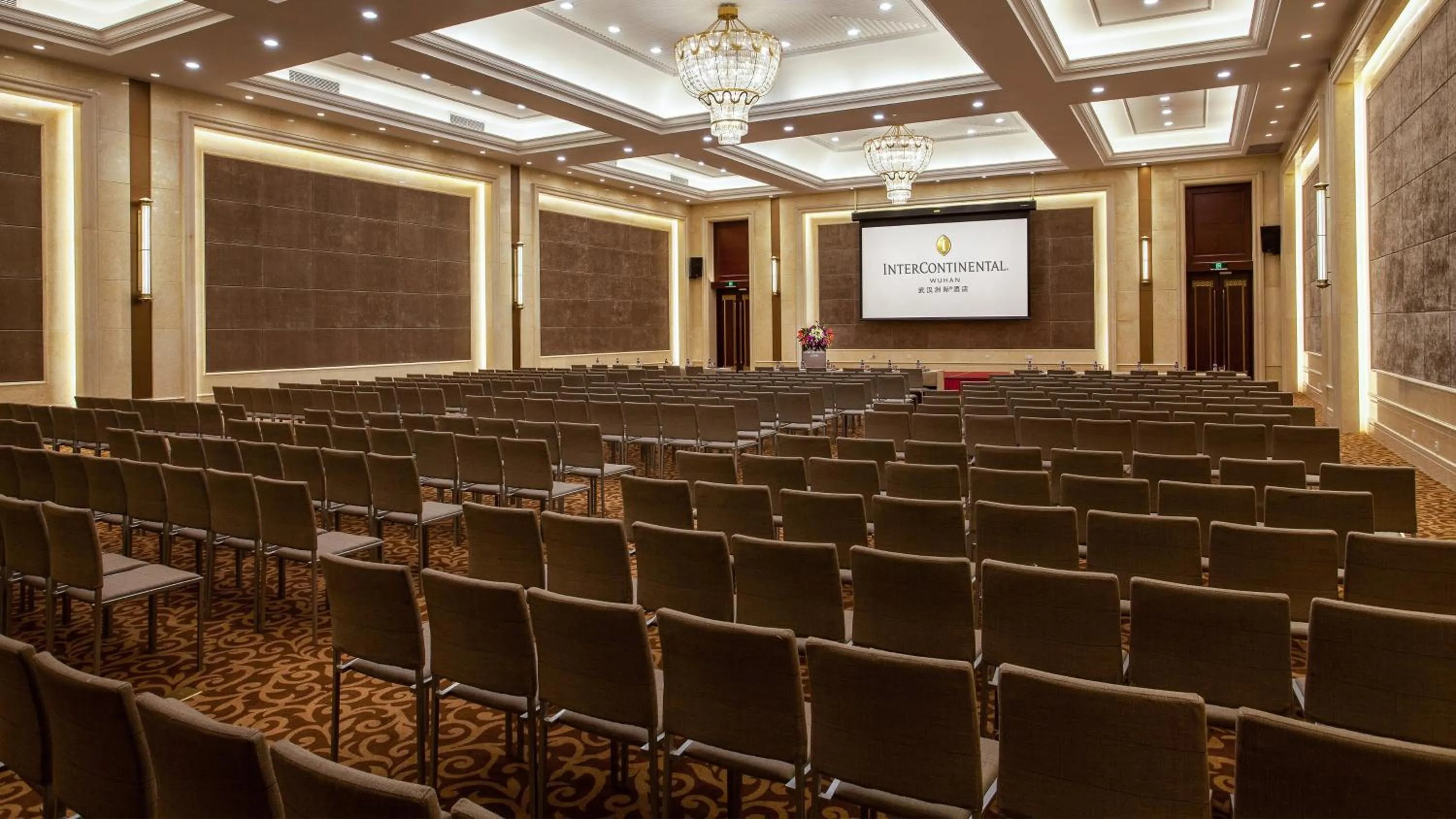 Meeting/conference room in InterContinental Wuhan by IHG - Yangtze River View