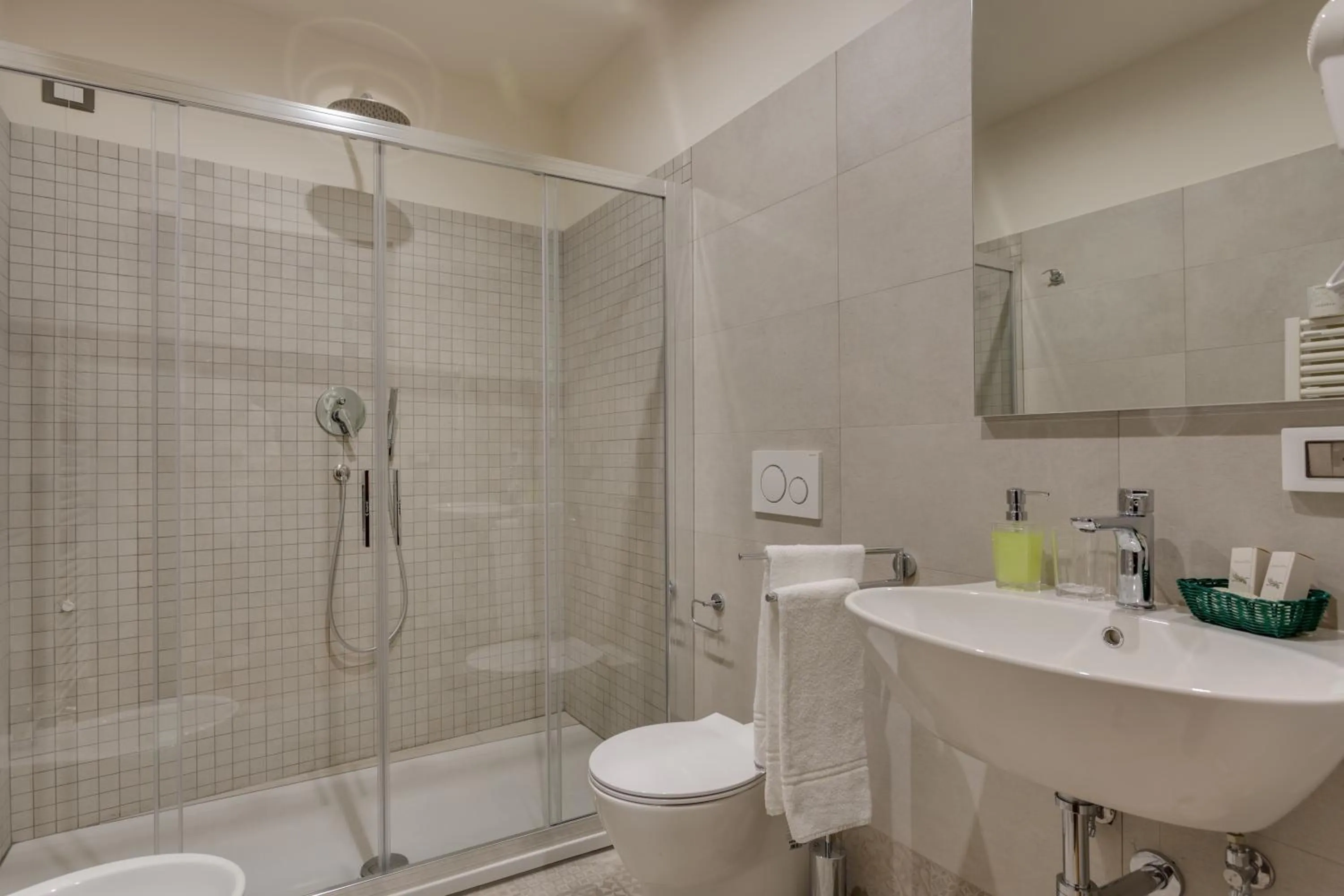 Shower in Residenza D'Epoca Historia Luxury Boutique