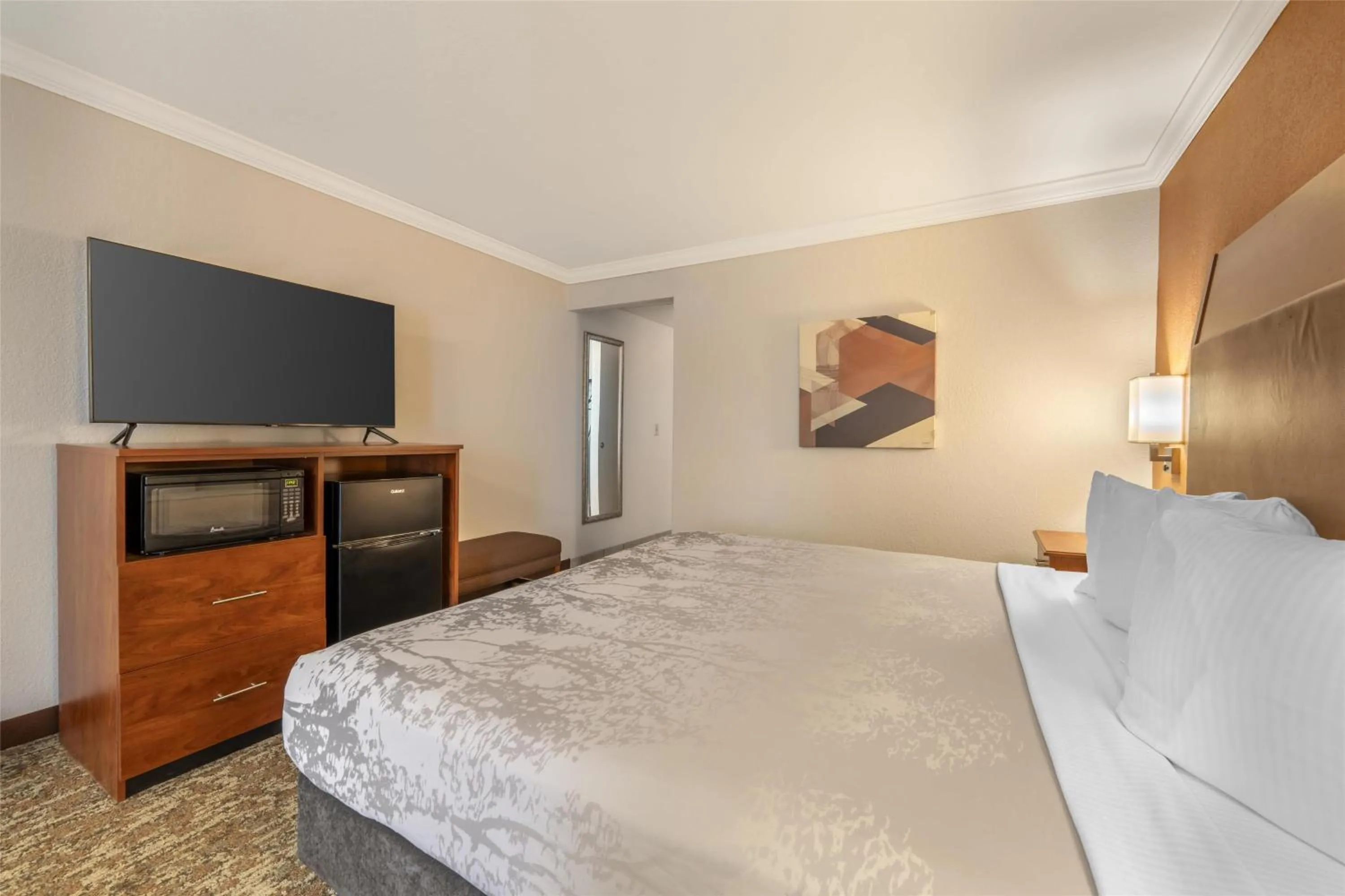 Bedroom, Bed in Best Western Angus Inn