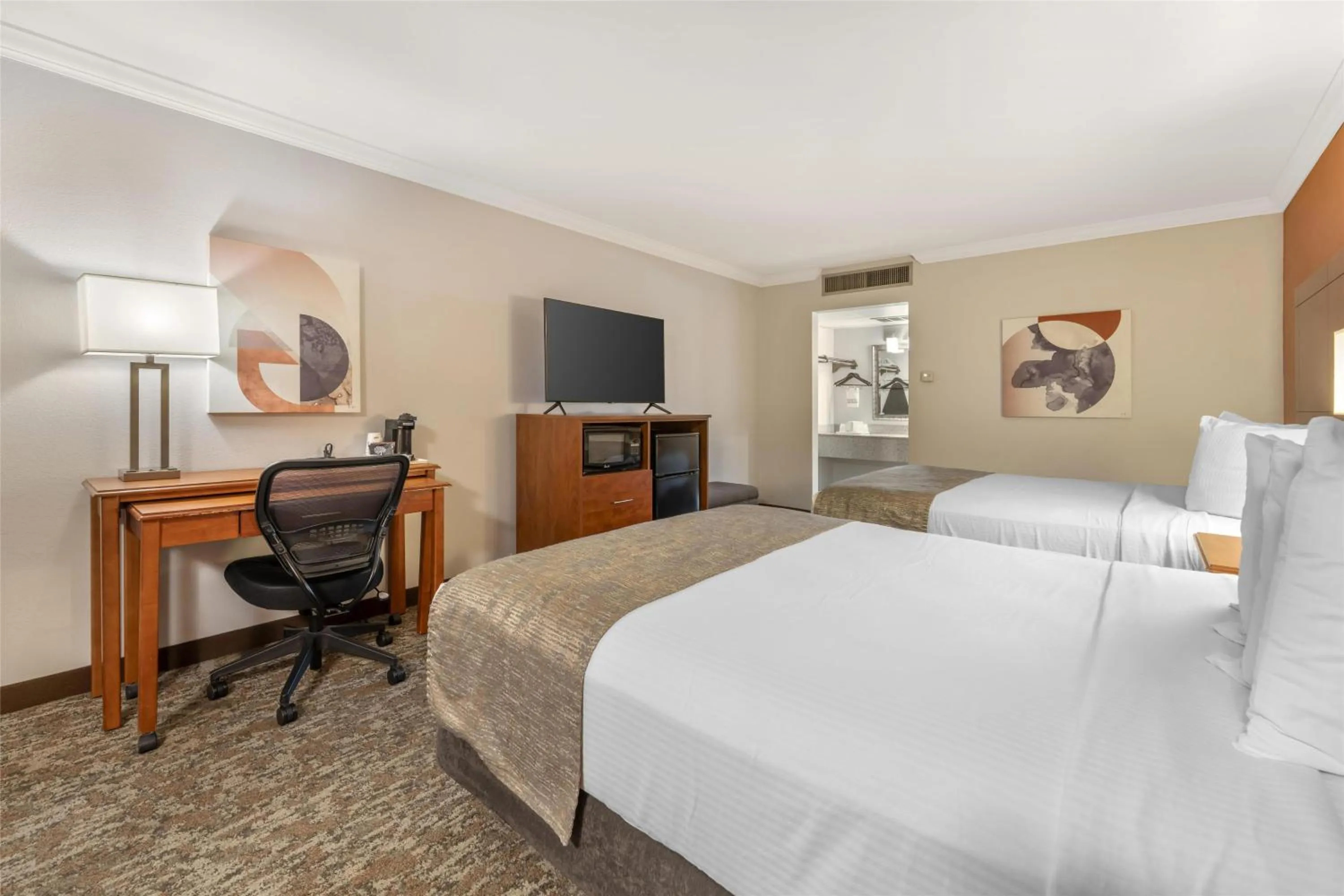 Bedroom, Bed in Best Western Angus Inn