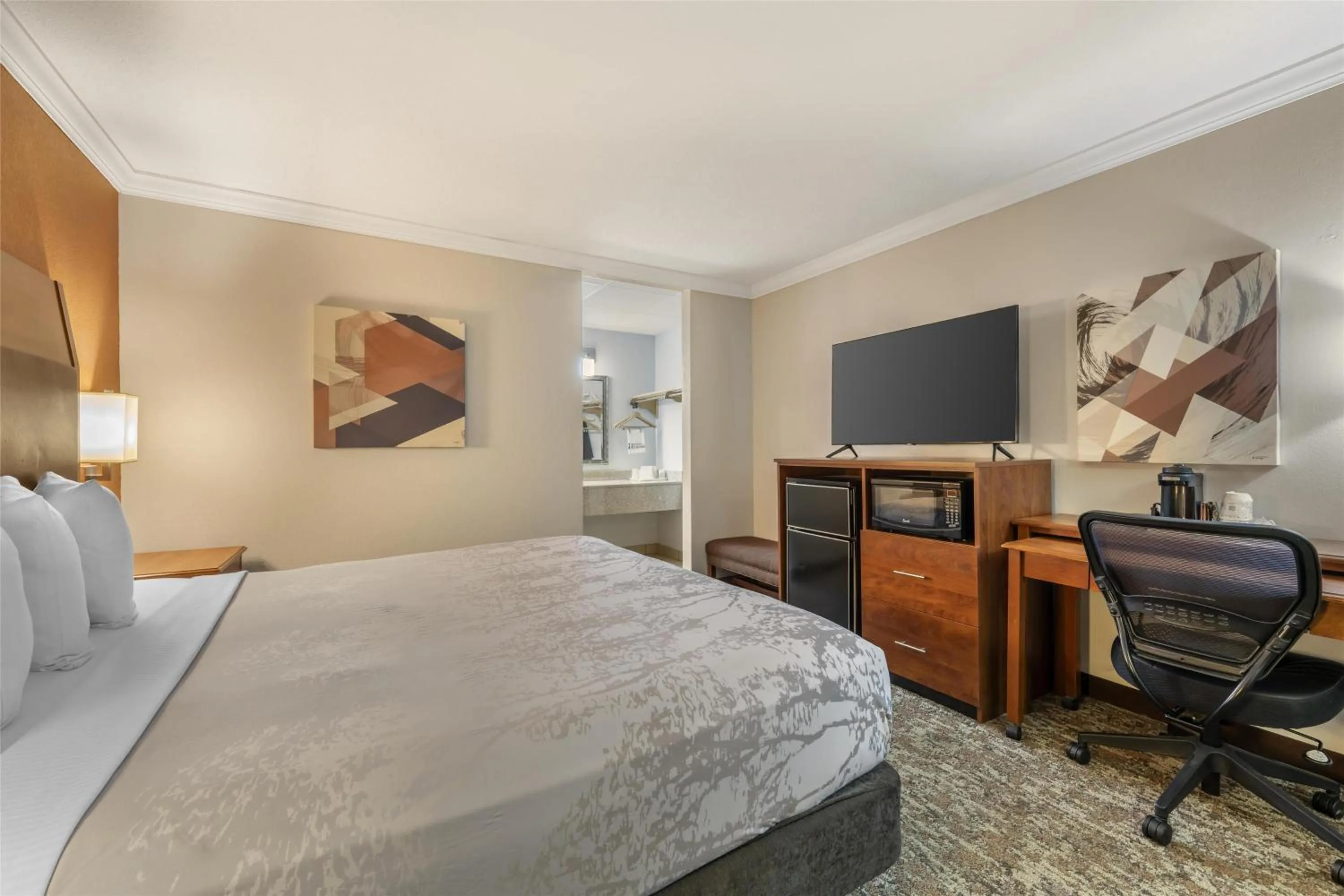 Bedroom, Bed in Best Western Angus Inn