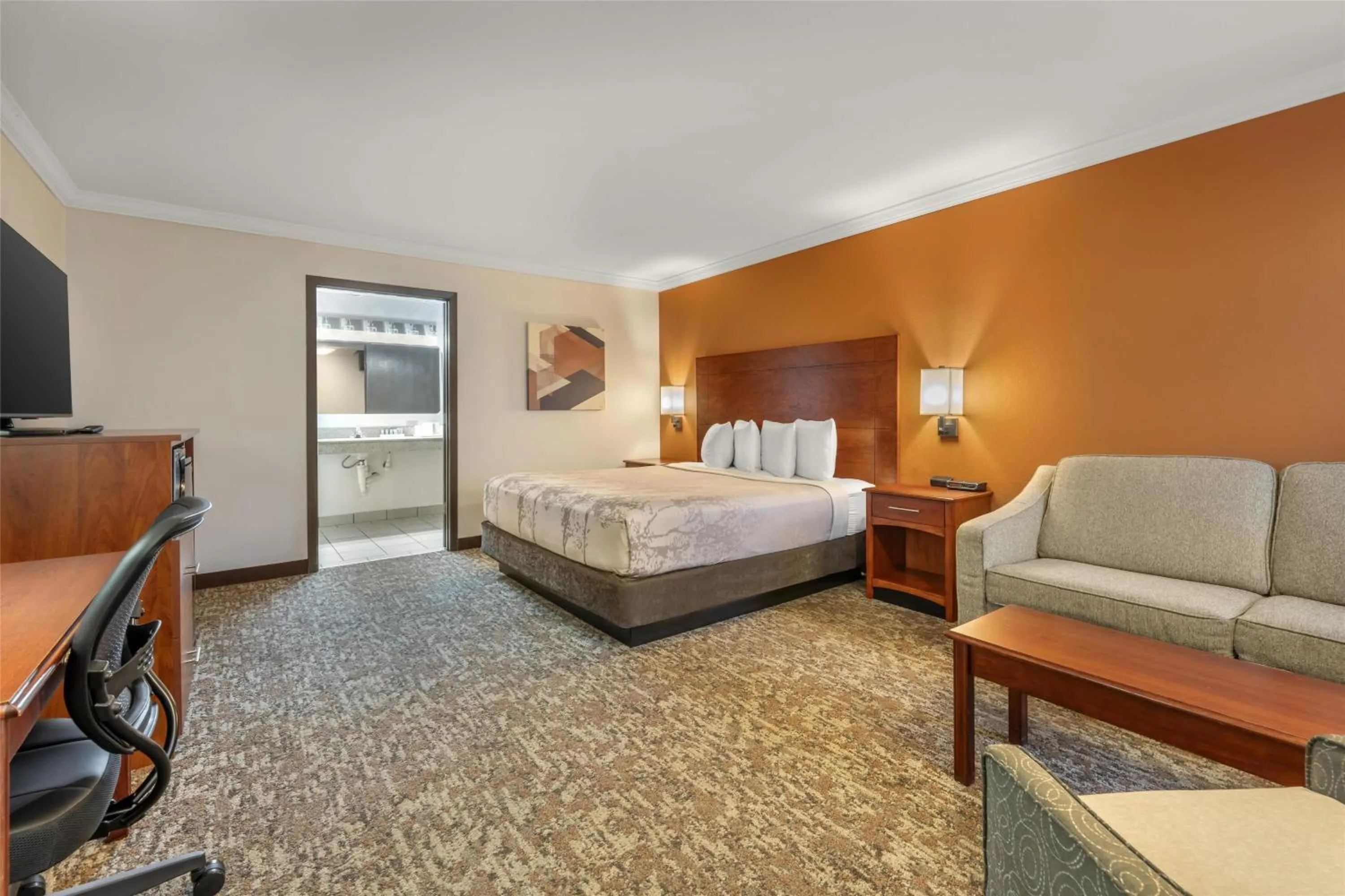 Bedroom, Bed in Best Western Angus Inn