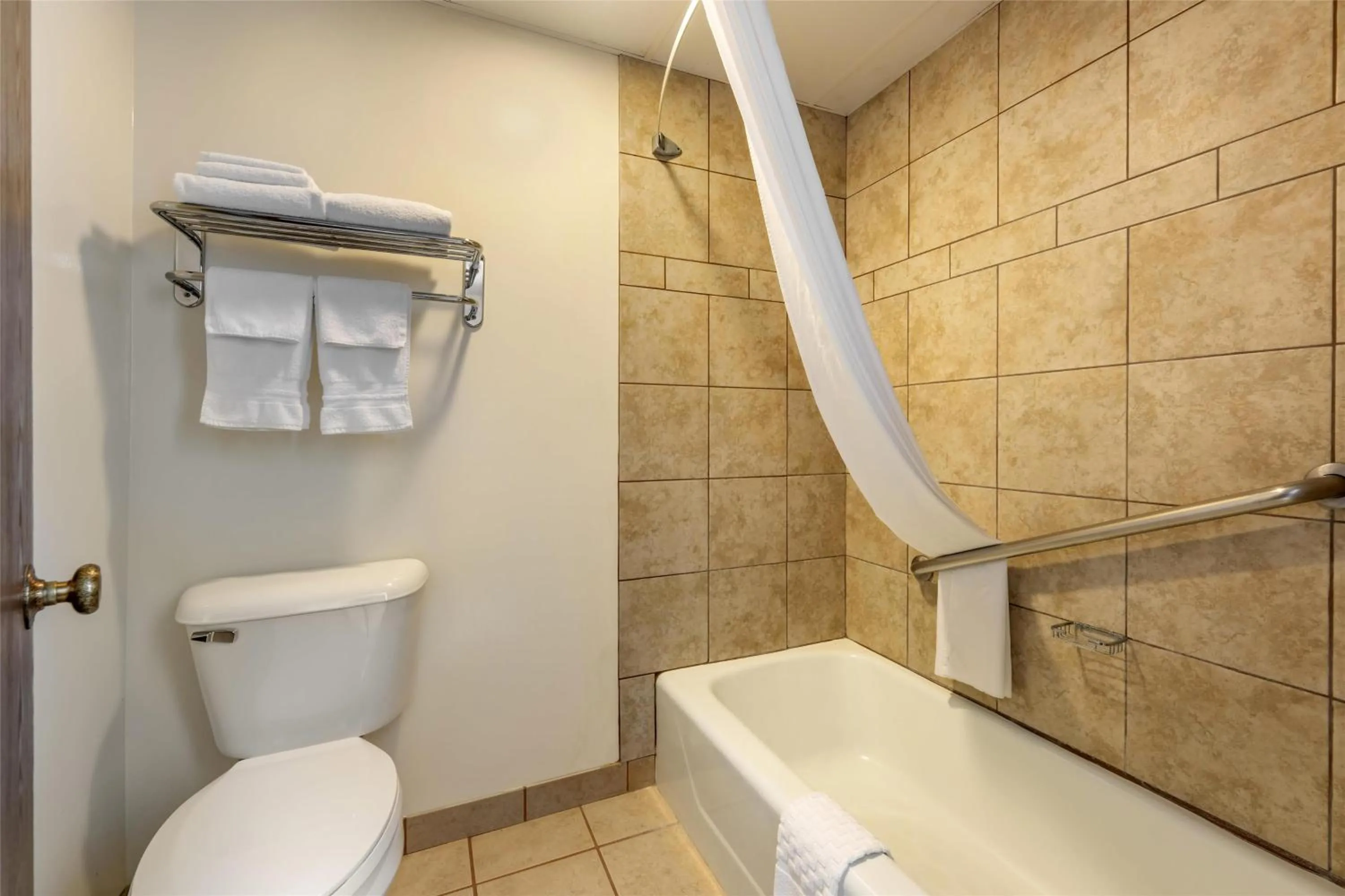 Bathroom in Best Western Angus Inn